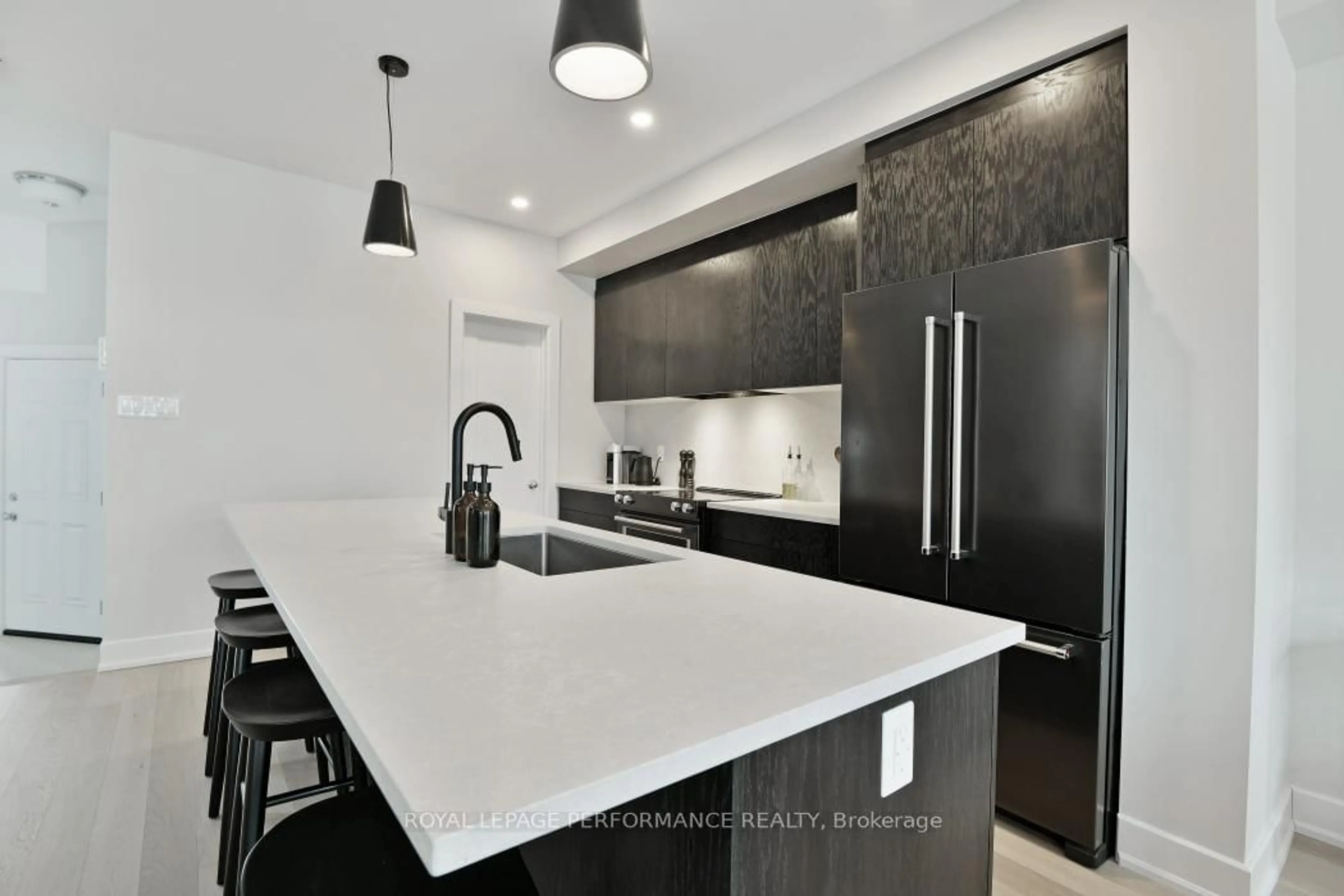 Contemporary kitchen, unknown for 713 Cap Diamant Way, Ottawa Ontario K4A 1J6