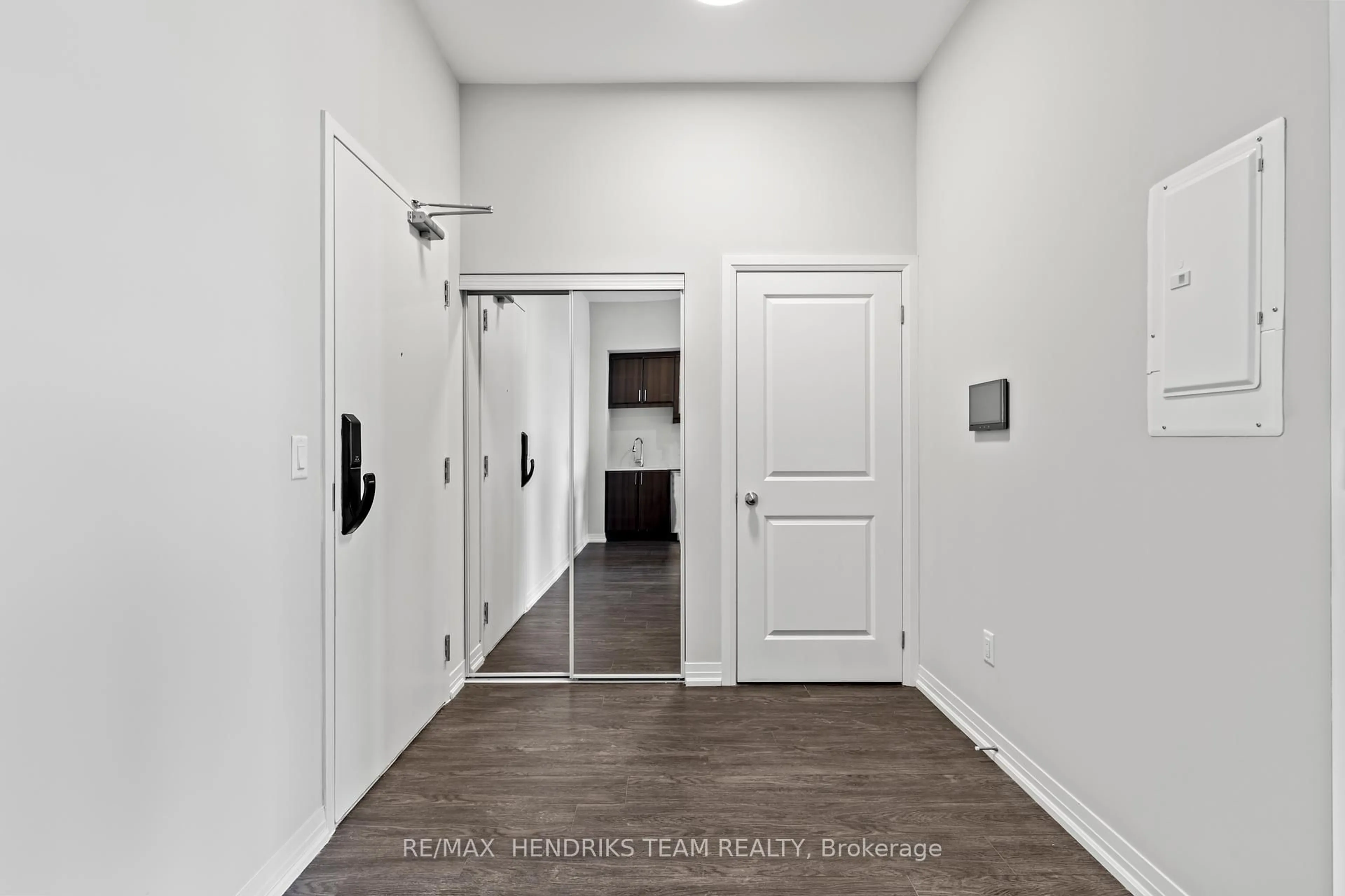 Indoor entryway for 50 HERRICK Ave #UP19, St. Catharines Ontario L2P 0G3