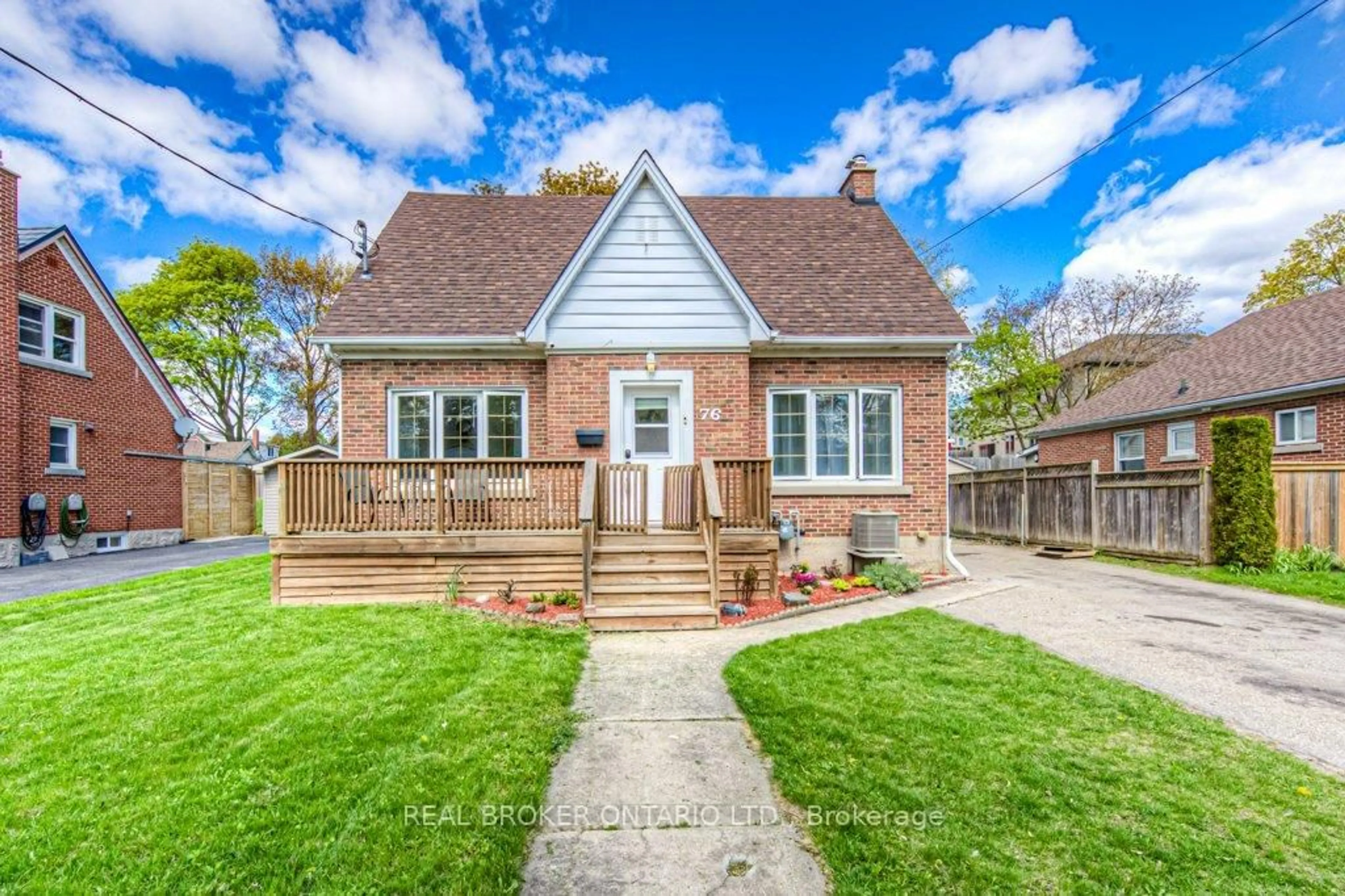 Home with brick exterior material, street for 76 Brentwood Ave, Kitchener Ontario N2H 2C8