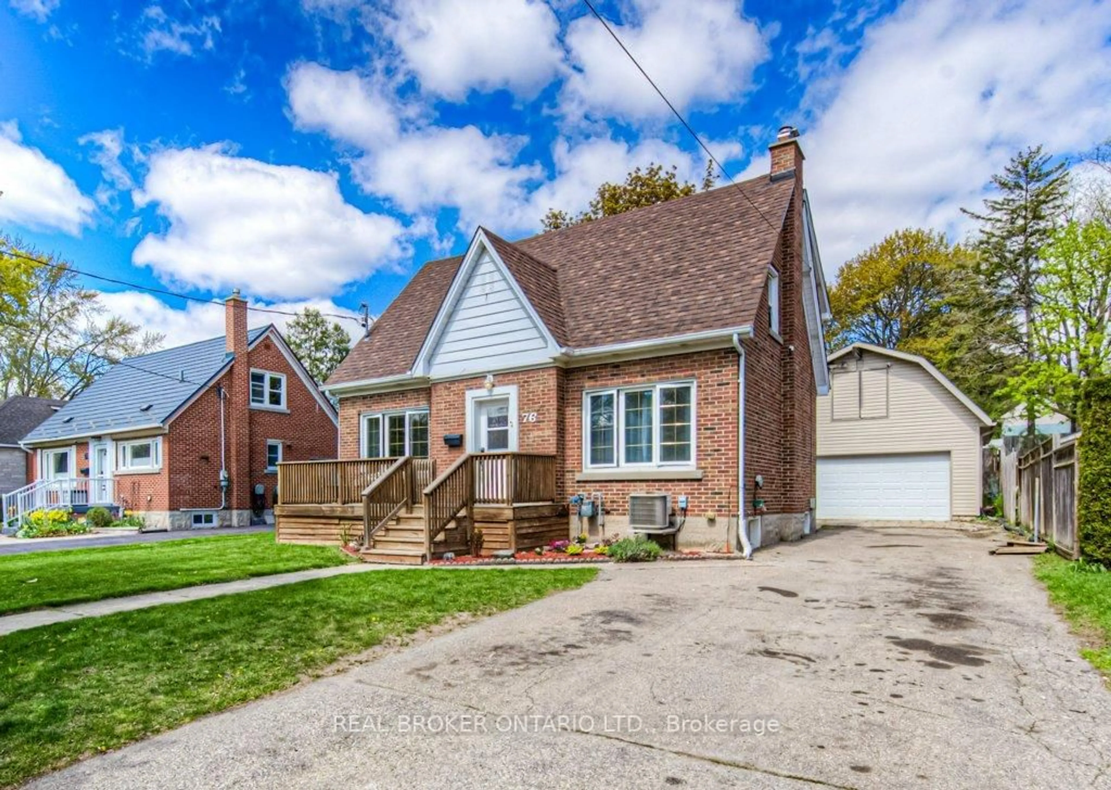 Home with brick exterior material, street for 76 Brentwood Ave, Kitchener Ontario N2H 2C8