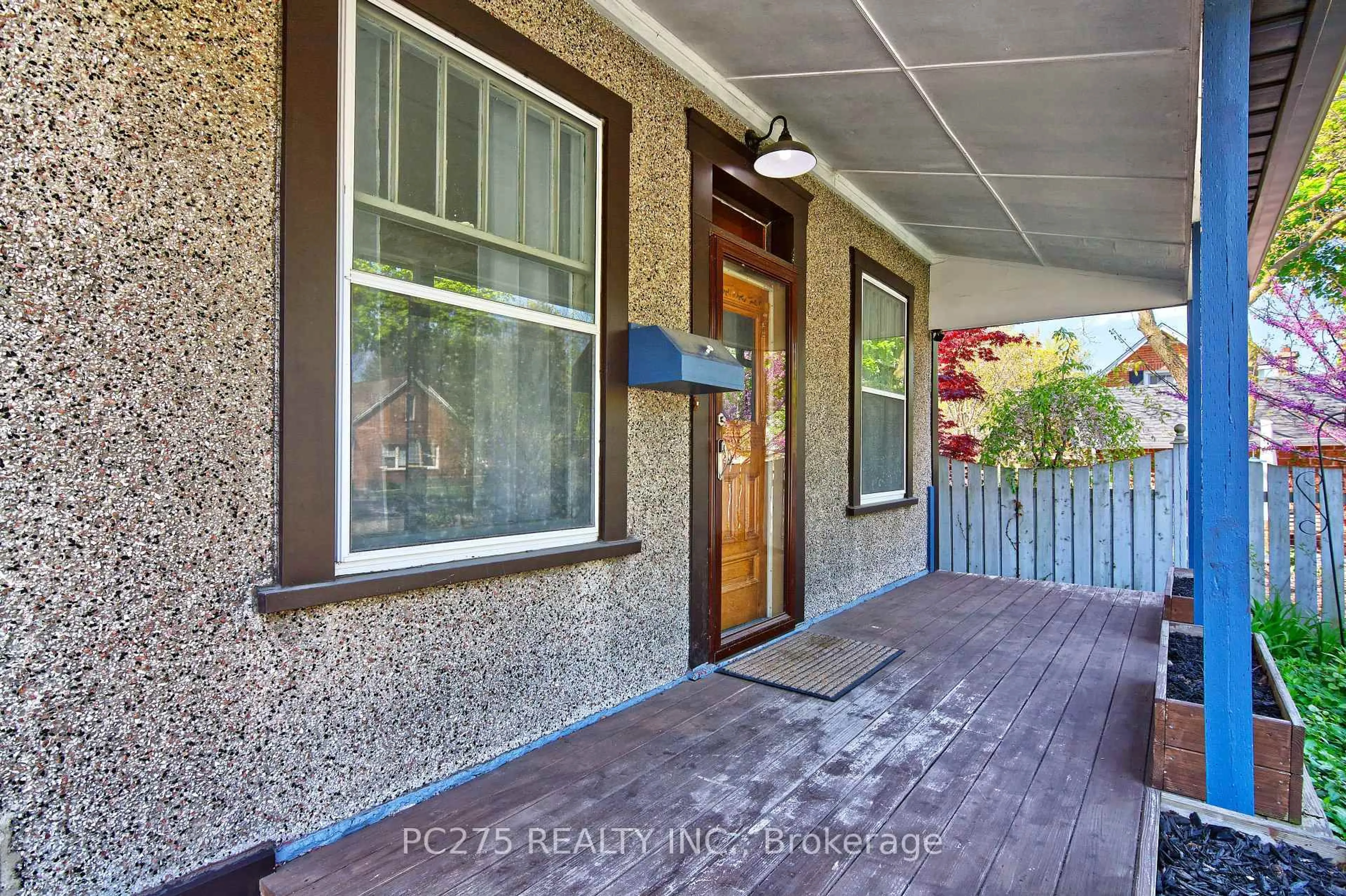 Unknown for 627 St James St, London East Ontario N5Y 3P9