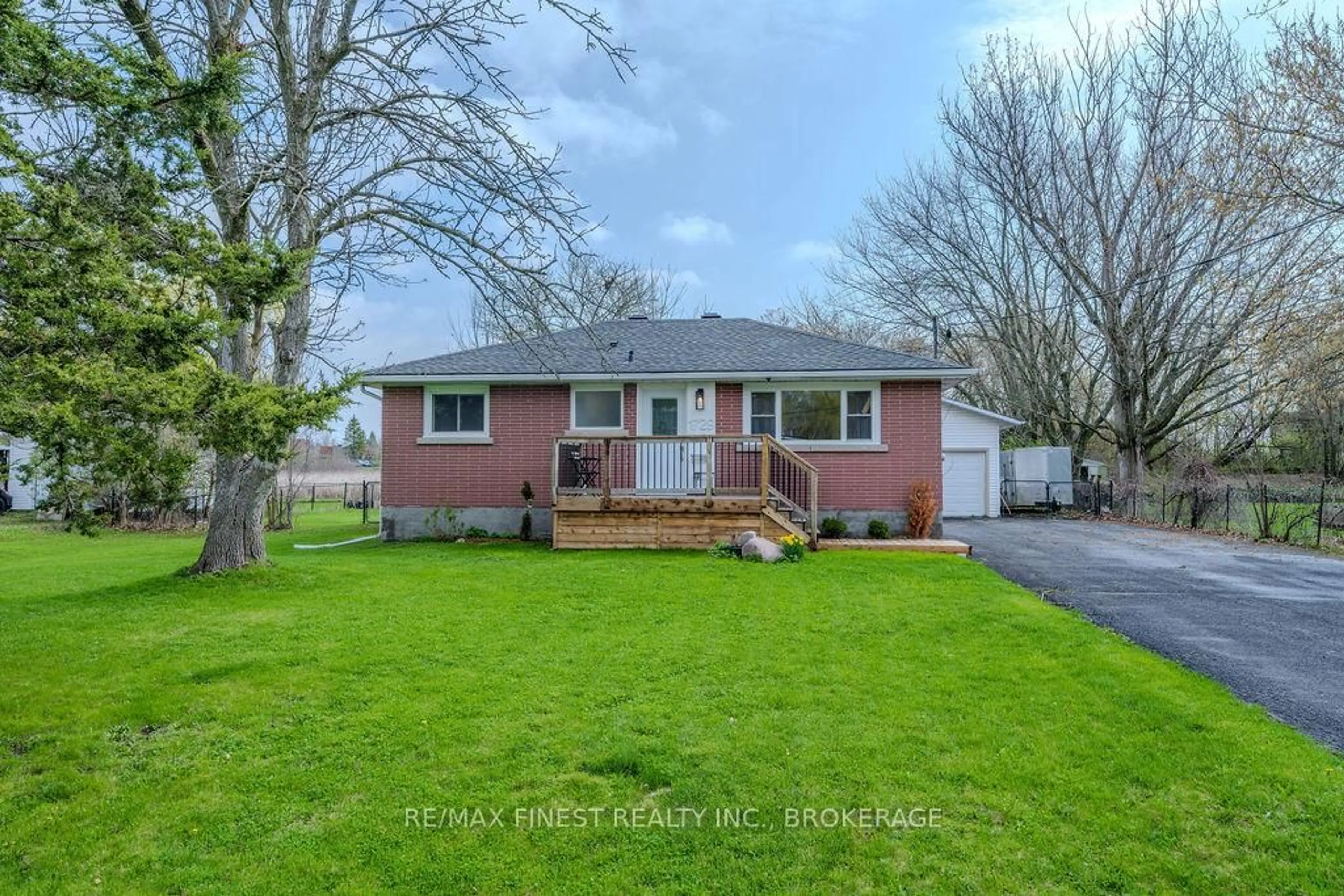 Unknown for 1729 Marian Cres, Kingston Ontario K7L 5H6