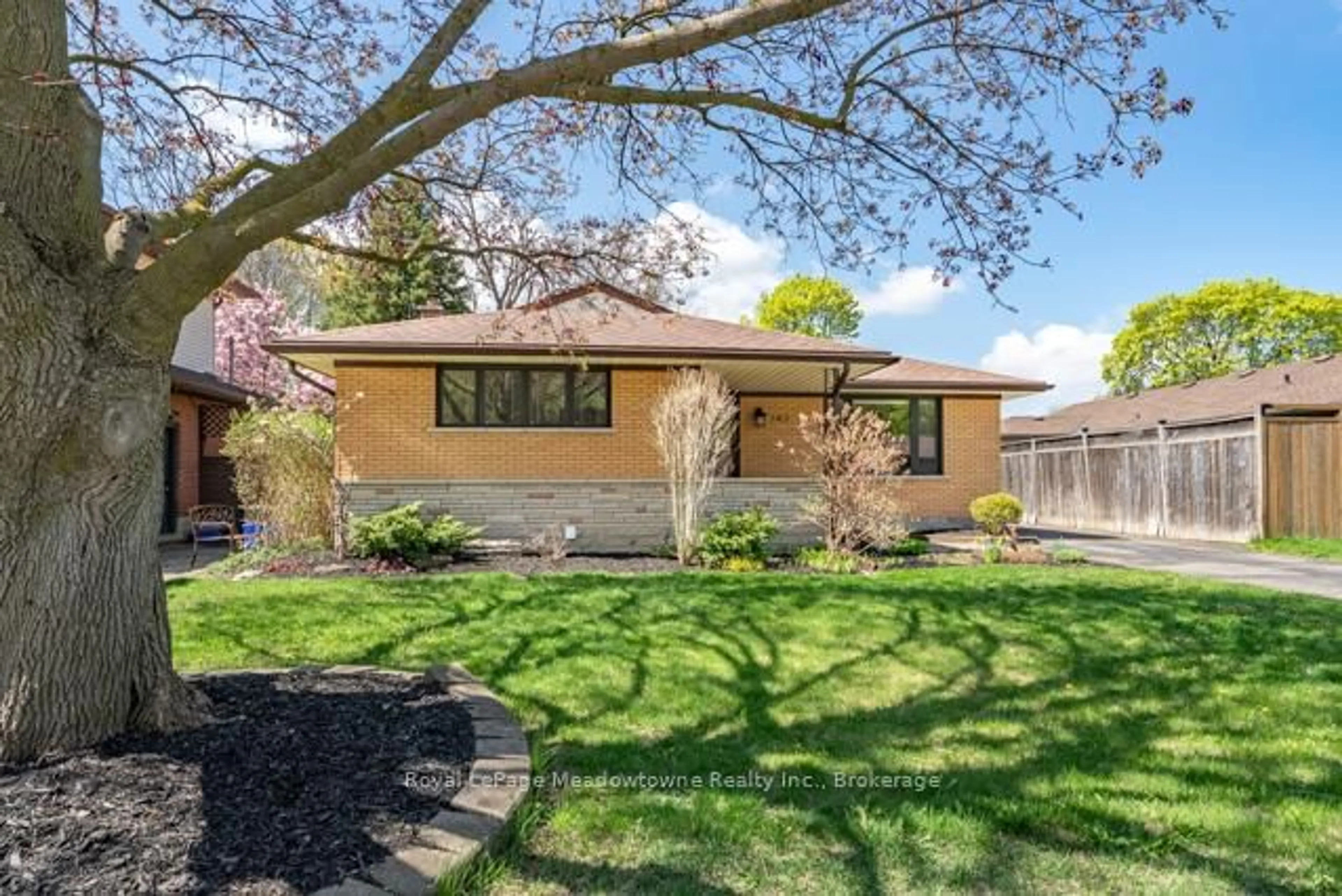 Home with brick exterior material, street for 142 Mackay Cres, Waterloo Ontario N2J 3K3