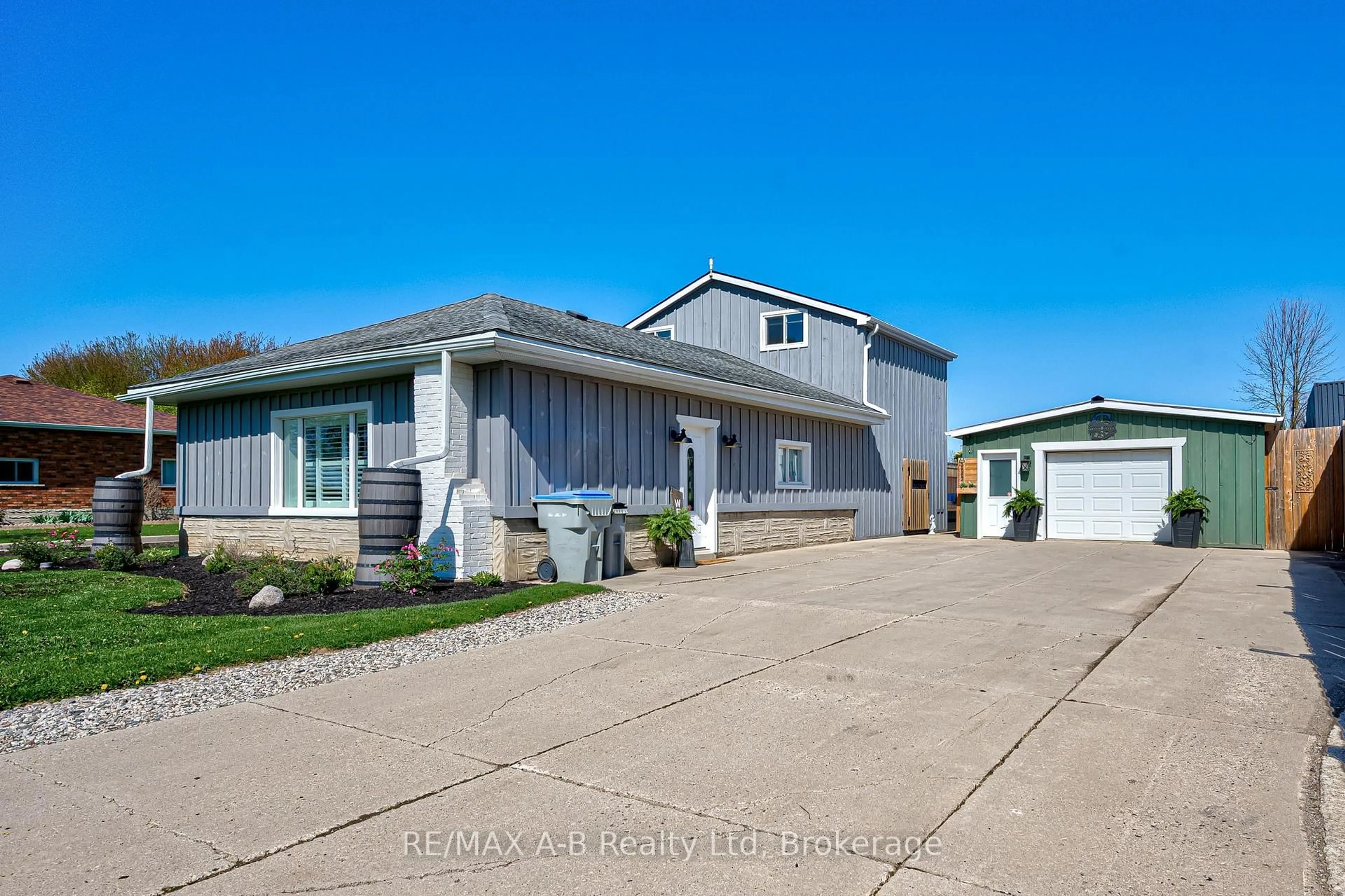 Home with vinyl exterior material, street for 3963 Road 111 N/A, Perth East Ontario N5A 6S5