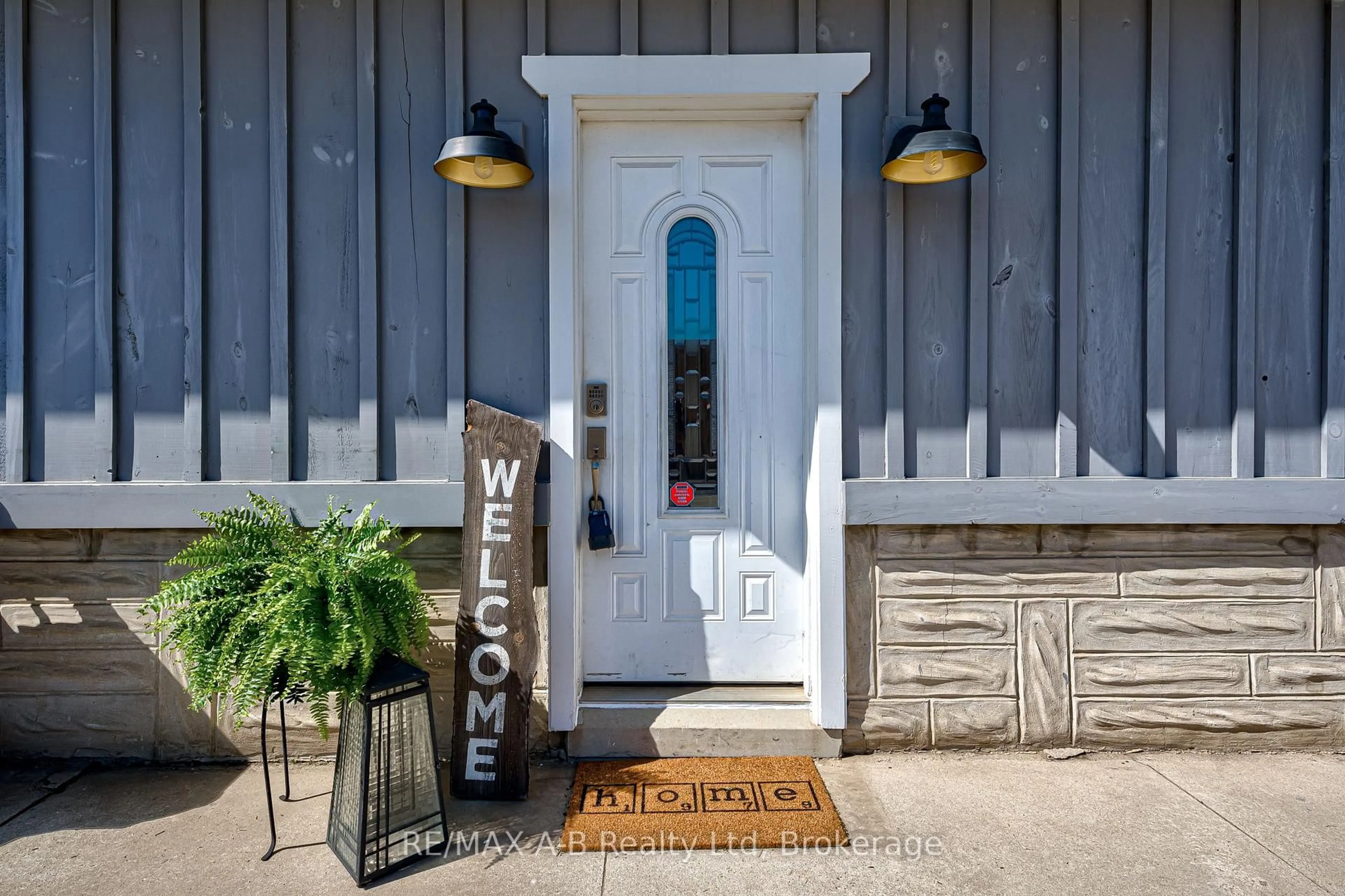 Indoor entryway for 3963 Road 111 N/A, Perth East Ontario N5A 6S5