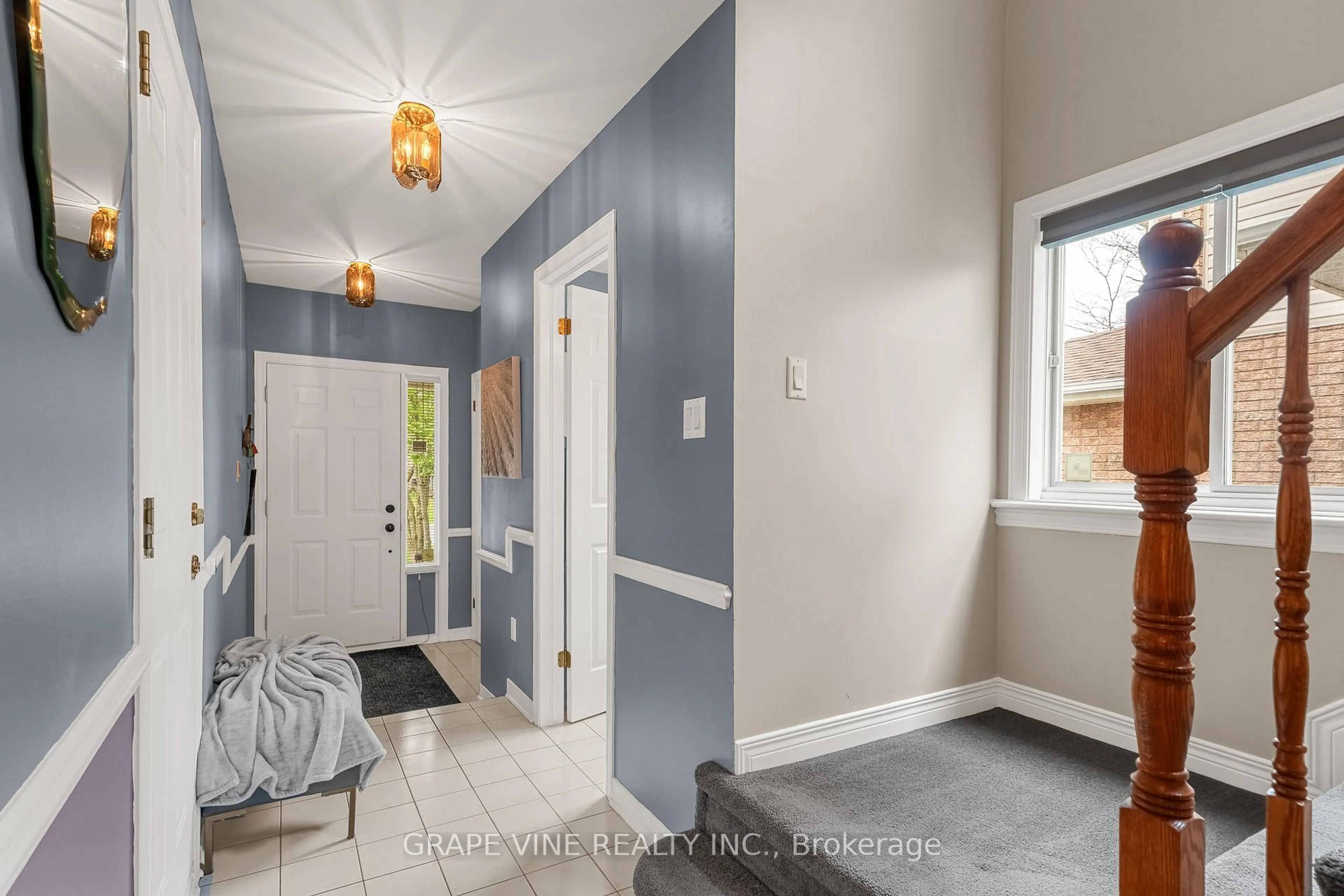 Indoor entryway for 4316 Owl Valley Dr, Ottawa Ontario K1V 1L3