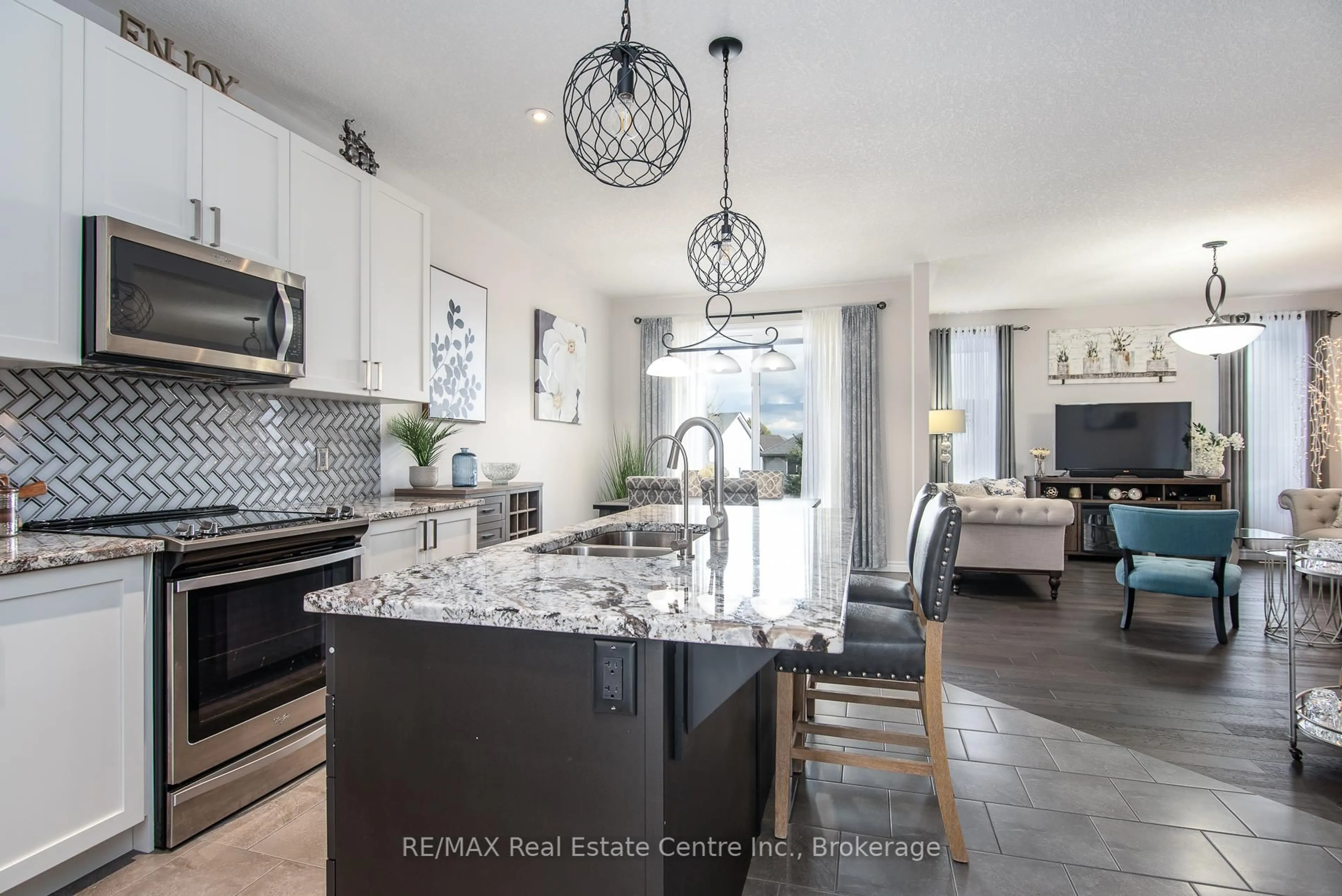 Open concept kitchen, ceramic/tile floor for 20 Stier Rd, Wilmot Ontario N3A 4N7
