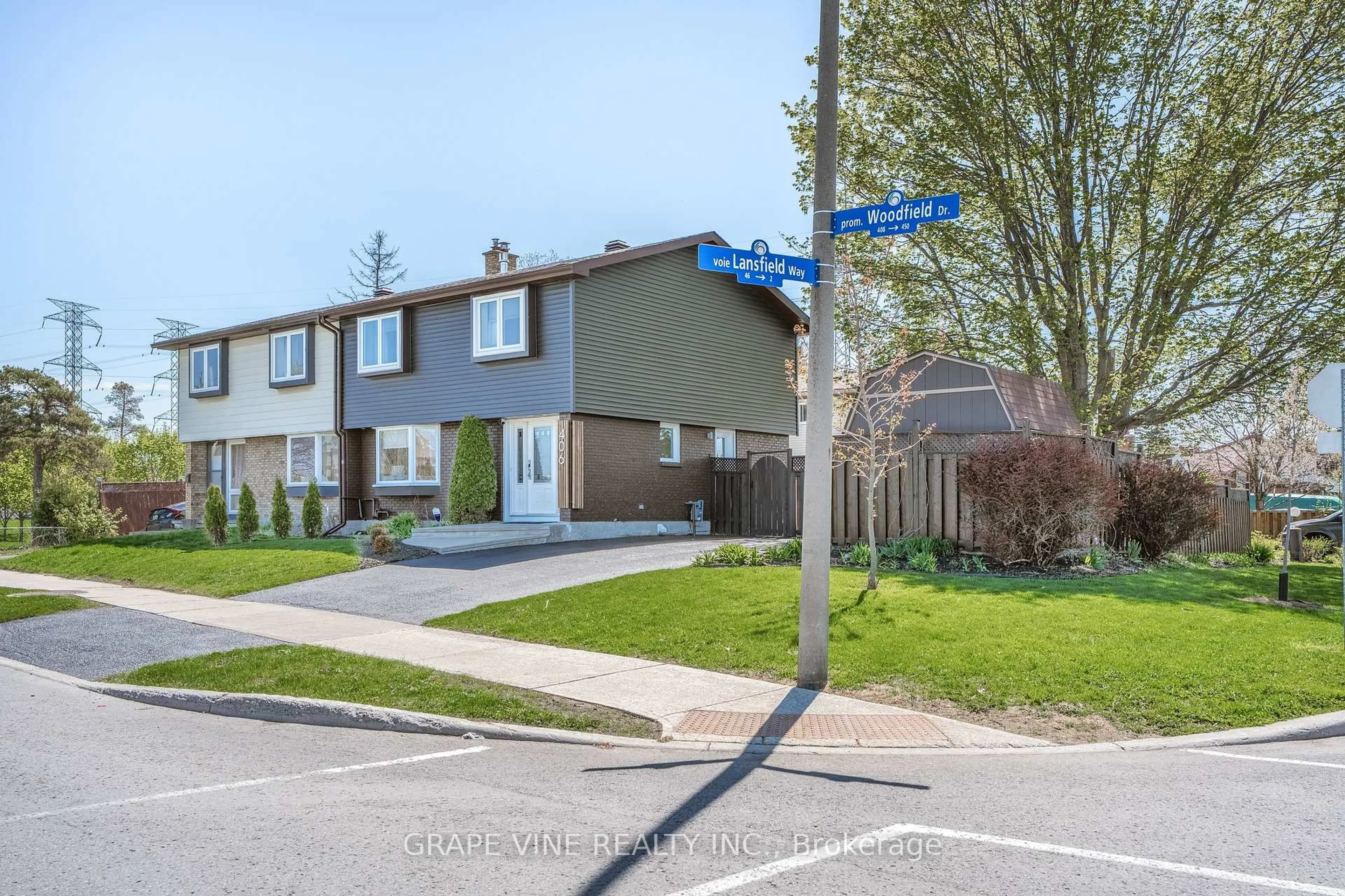 A pic from outside/outdoor area/front of a property/back of a property/a pic from drone, street for 406 Woodfield Dr, Ottawa Ontario K2G 3W9