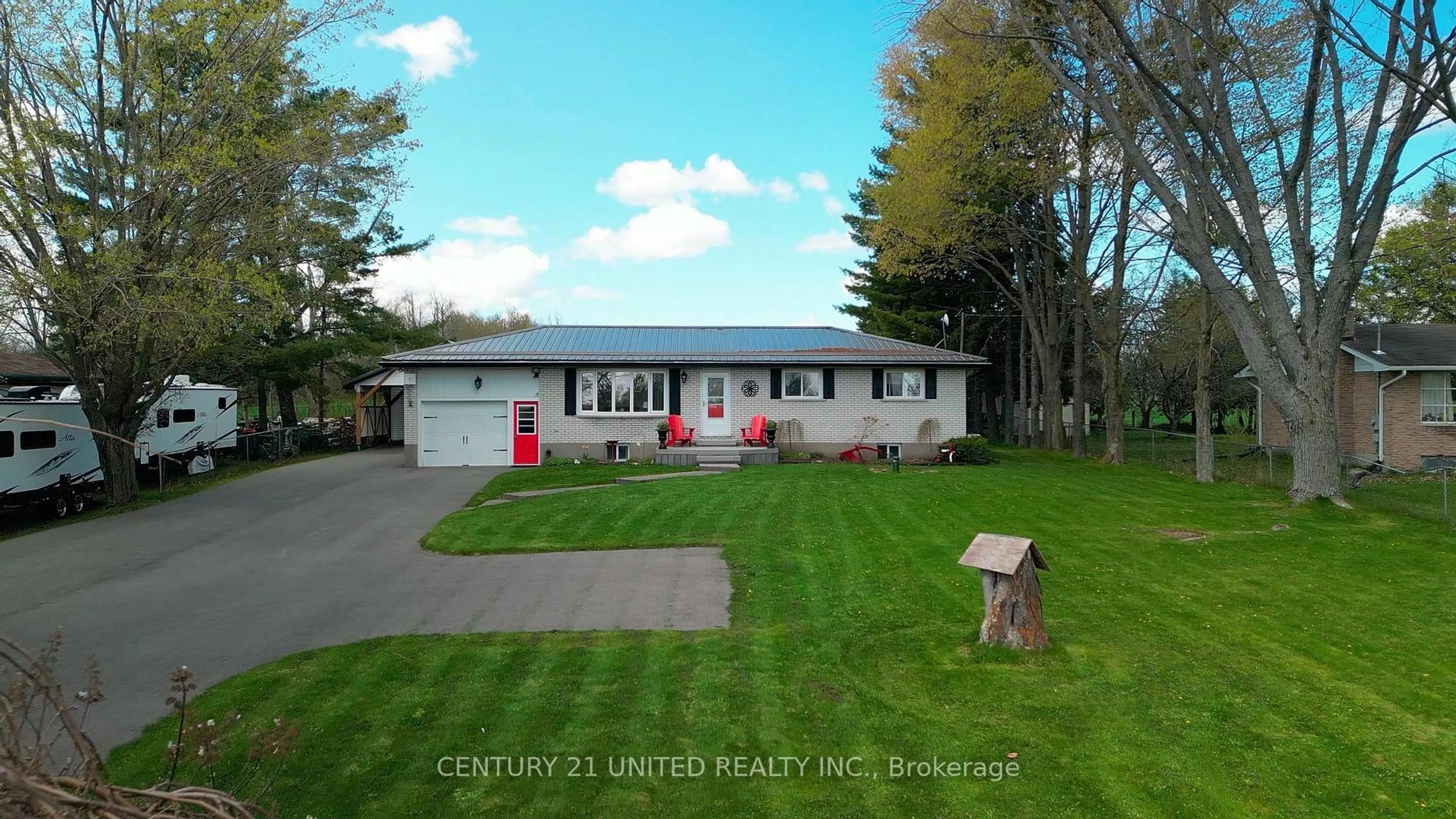 A pic from outside/outdoor area/front of a property/back of a property/a pic from drone, unknown for 82 Cityview Hts, Kawartha Lakes Ontario K0L 2W0