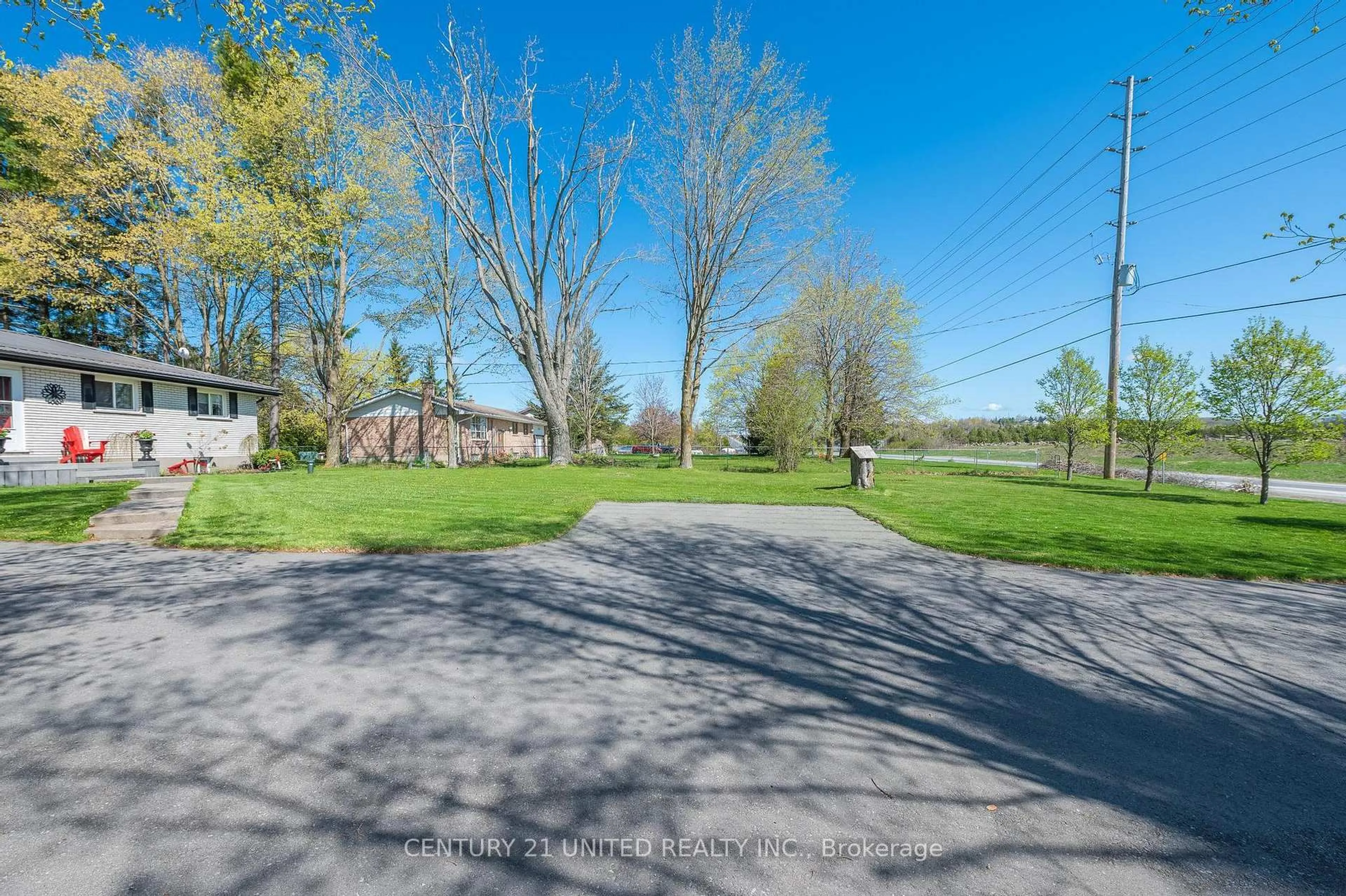 A pic from outside/outdoor area/front of a property/back of a property/a pic from drone, unknown for 82 Cityview Hts, Kawartha Lakes Ontario K0L 2W0