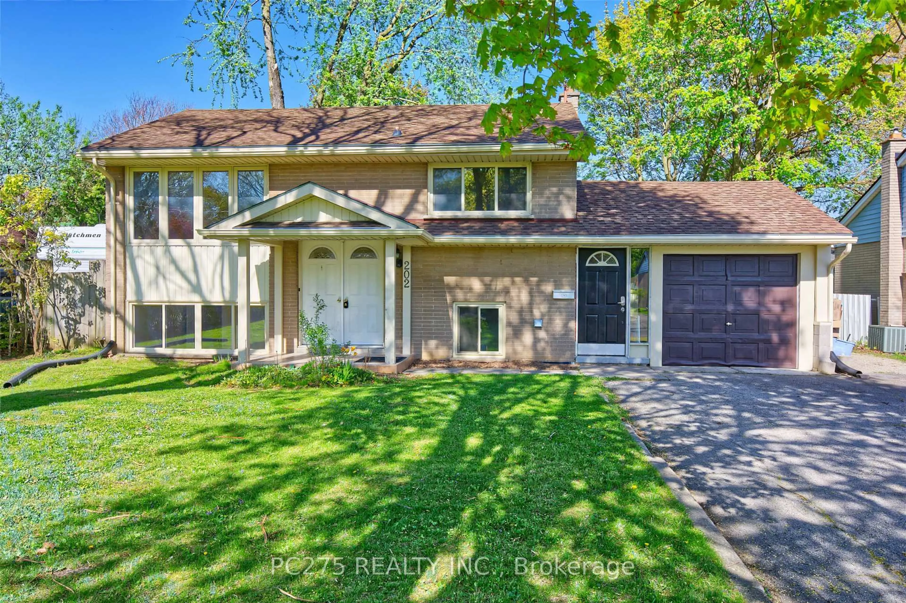 Unknown for 202 Michaelmas St, London East Ontario N5Y 1N1