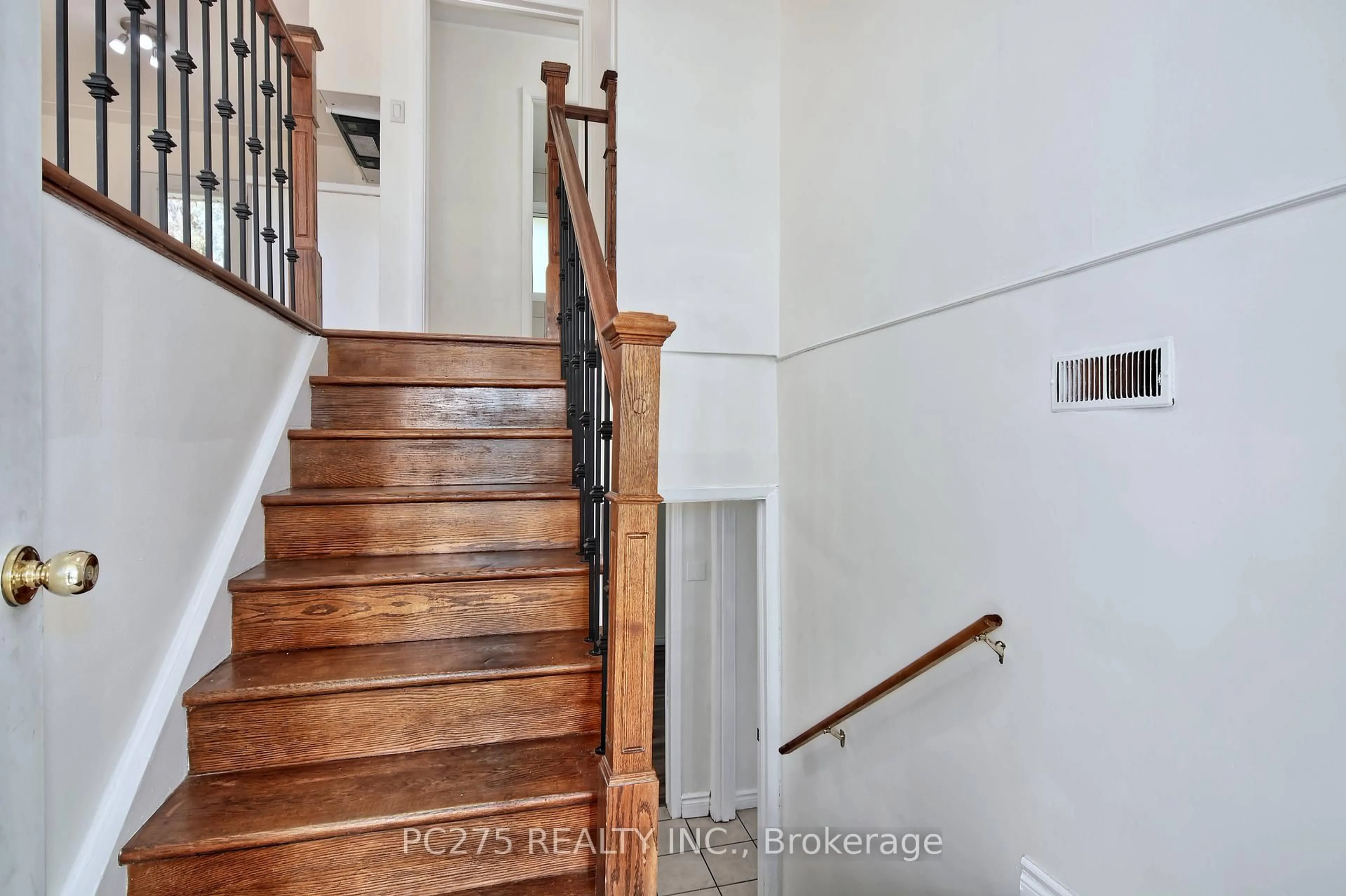 Stairs for 202 Michaelmas St, London East Ontario N5Y 1N1