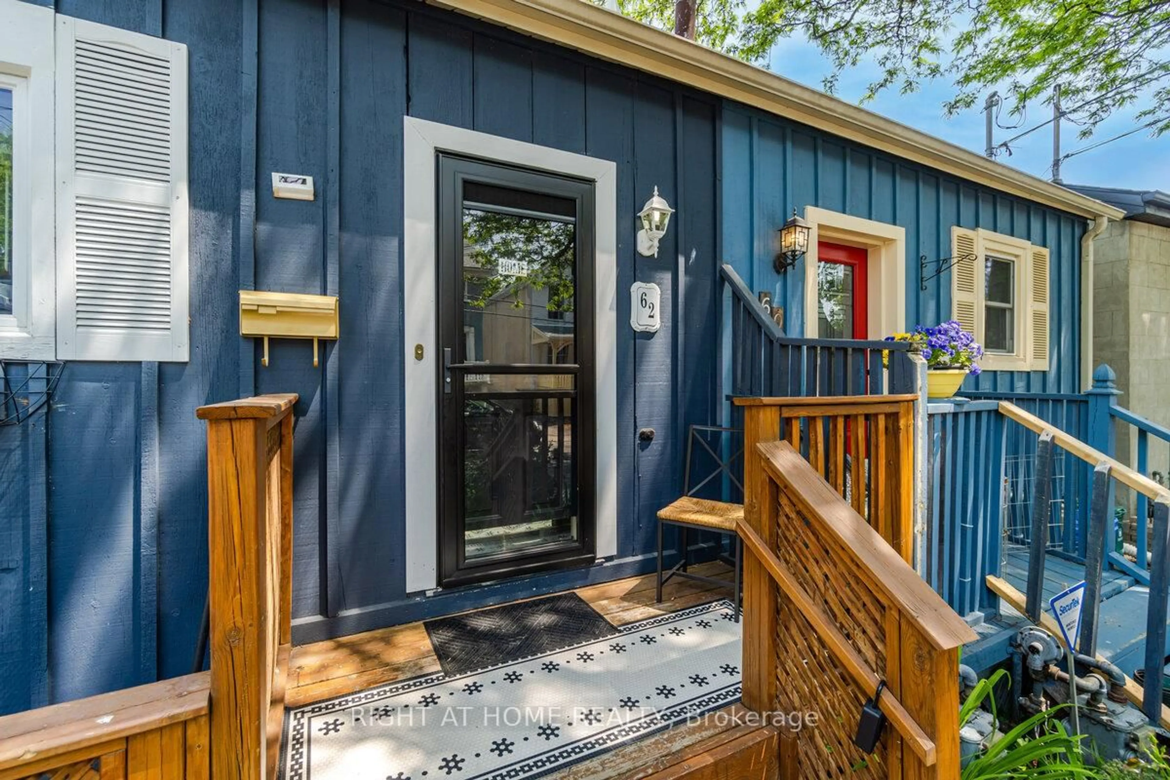 Indoor entryway for 62 Florence St, Hamilton Ontario L8R 1W6