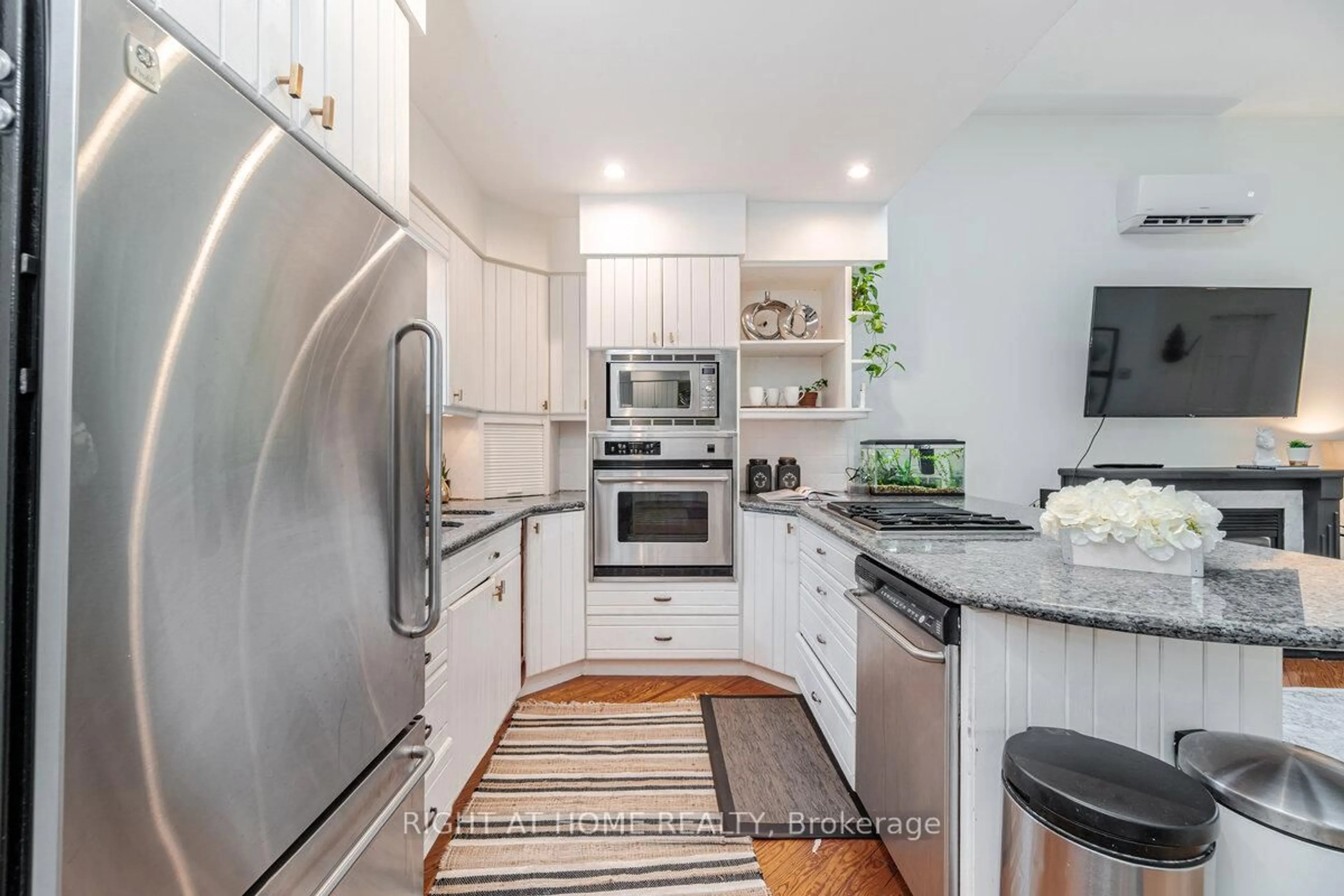 Unknown for 62 Florence St, Hamilton Ontario L8R 1W6