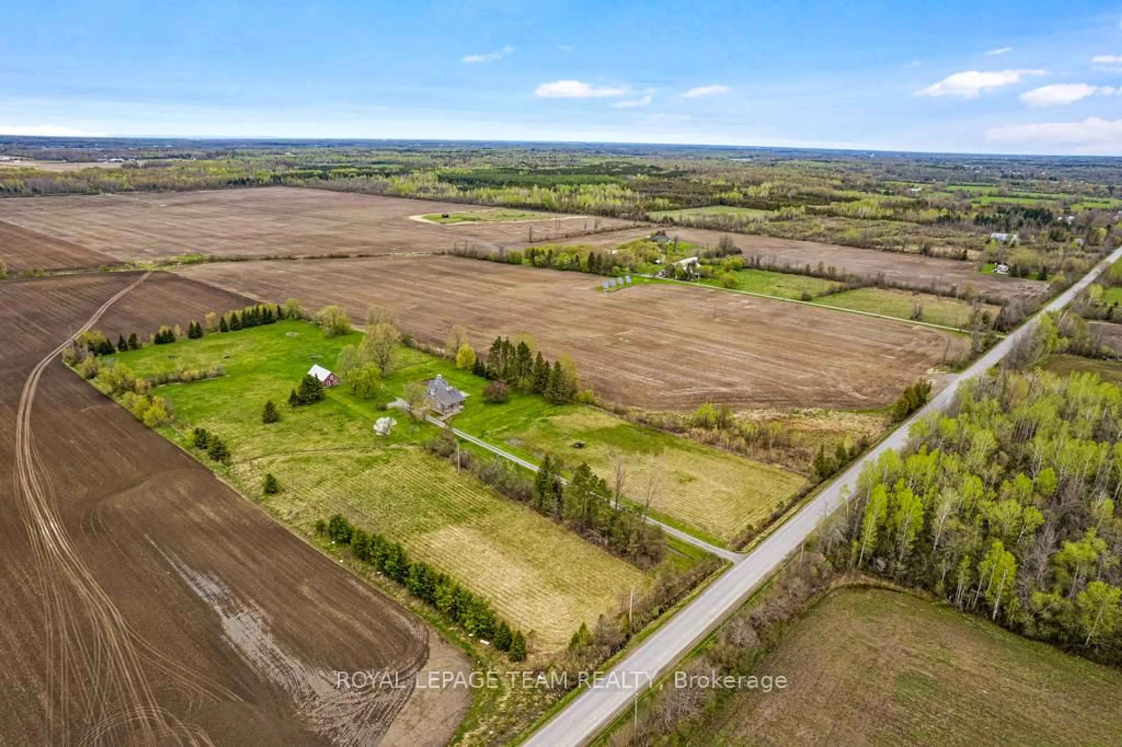 A pic from outside/outdoor area/front of a property/back of a property/a pic from drone, unknown for 1285 Craig Rd, North Grenville Ontario K0G 1S0