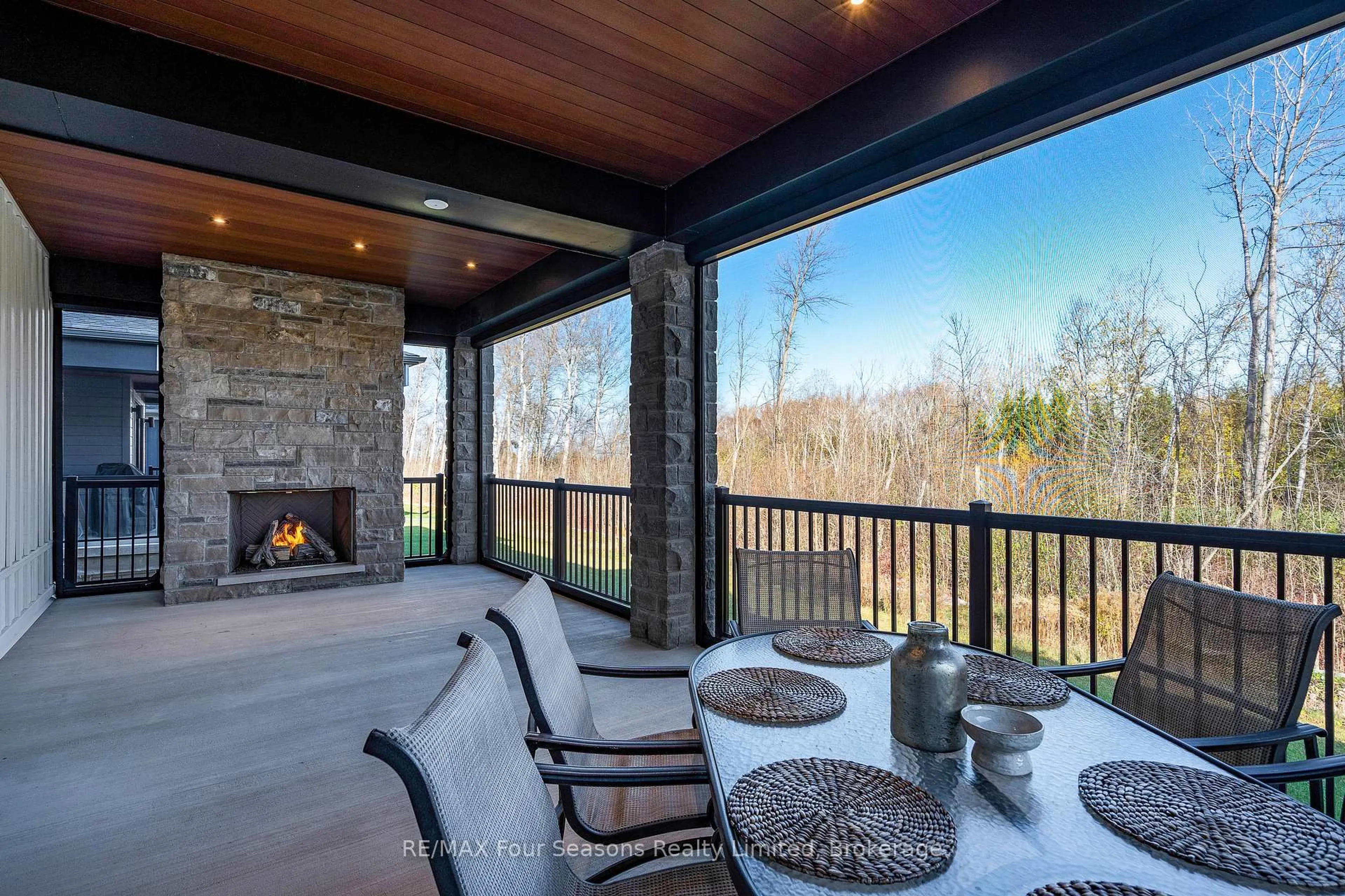 Patio, mountain view for 176 Springside Cres, Blue Mountains Ontario L9Y 5L3