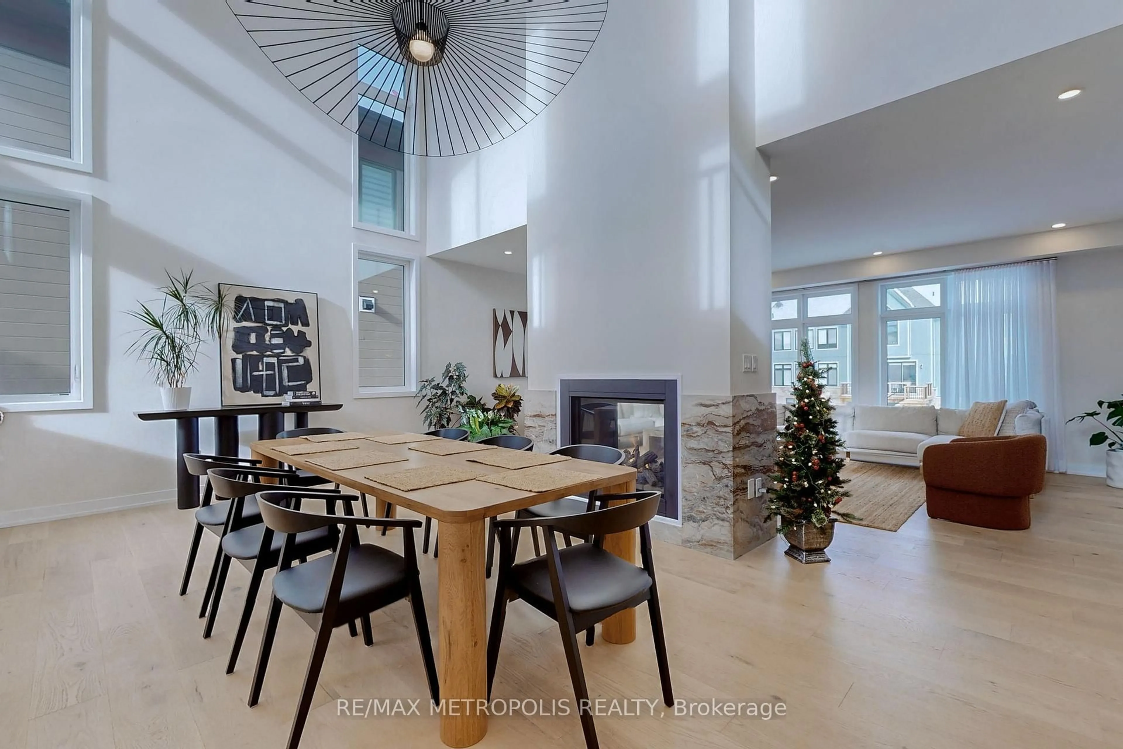 Dining room, unknown for 104 Stoneleigh Dr, Blue Mountains Ontario L9Y 0V1