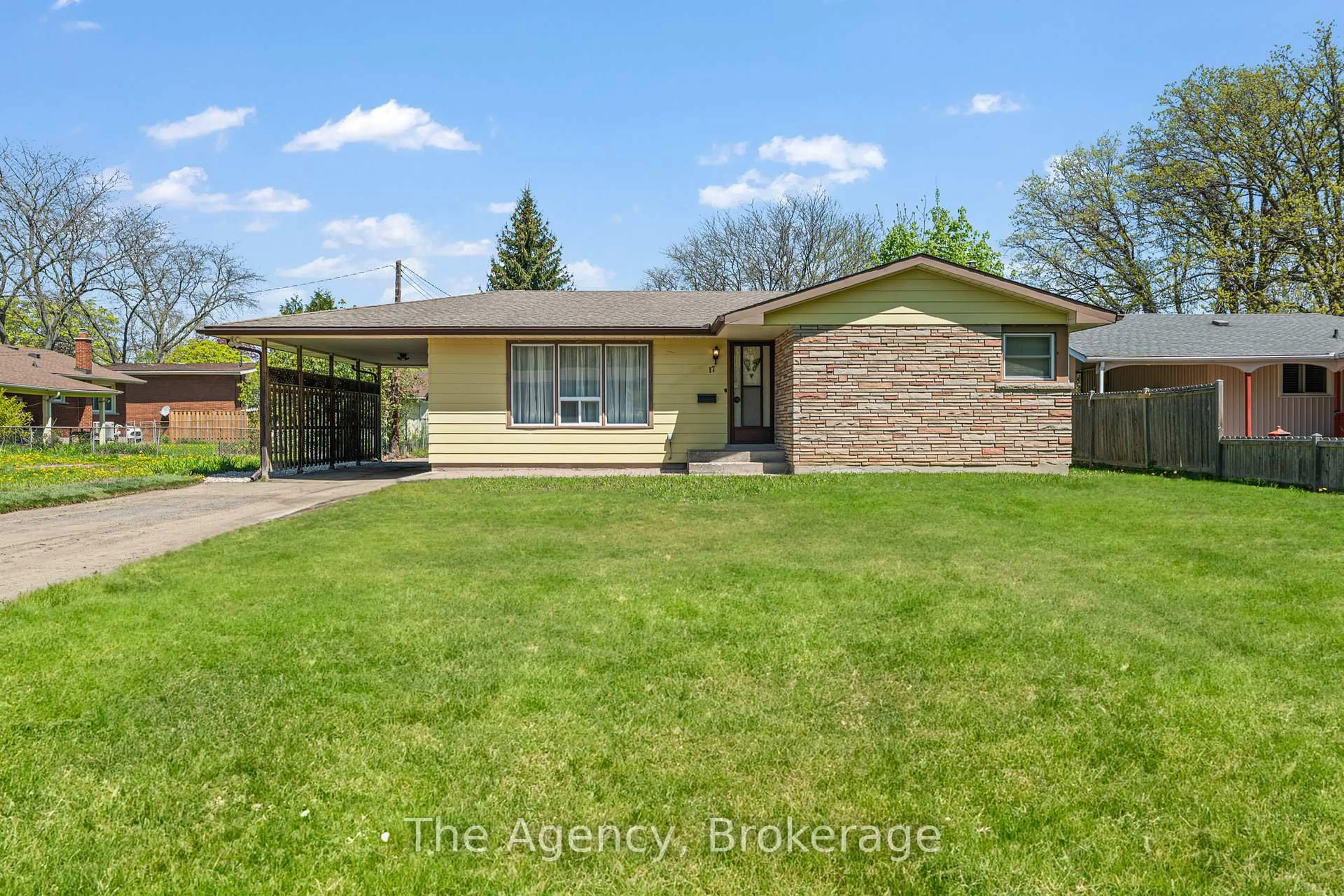 A pic from outside/outdoor area/front of a property/back of a property/a pic from drone, street for 17 Victor Blvd, St. Catharines Ontario L2T 2B4