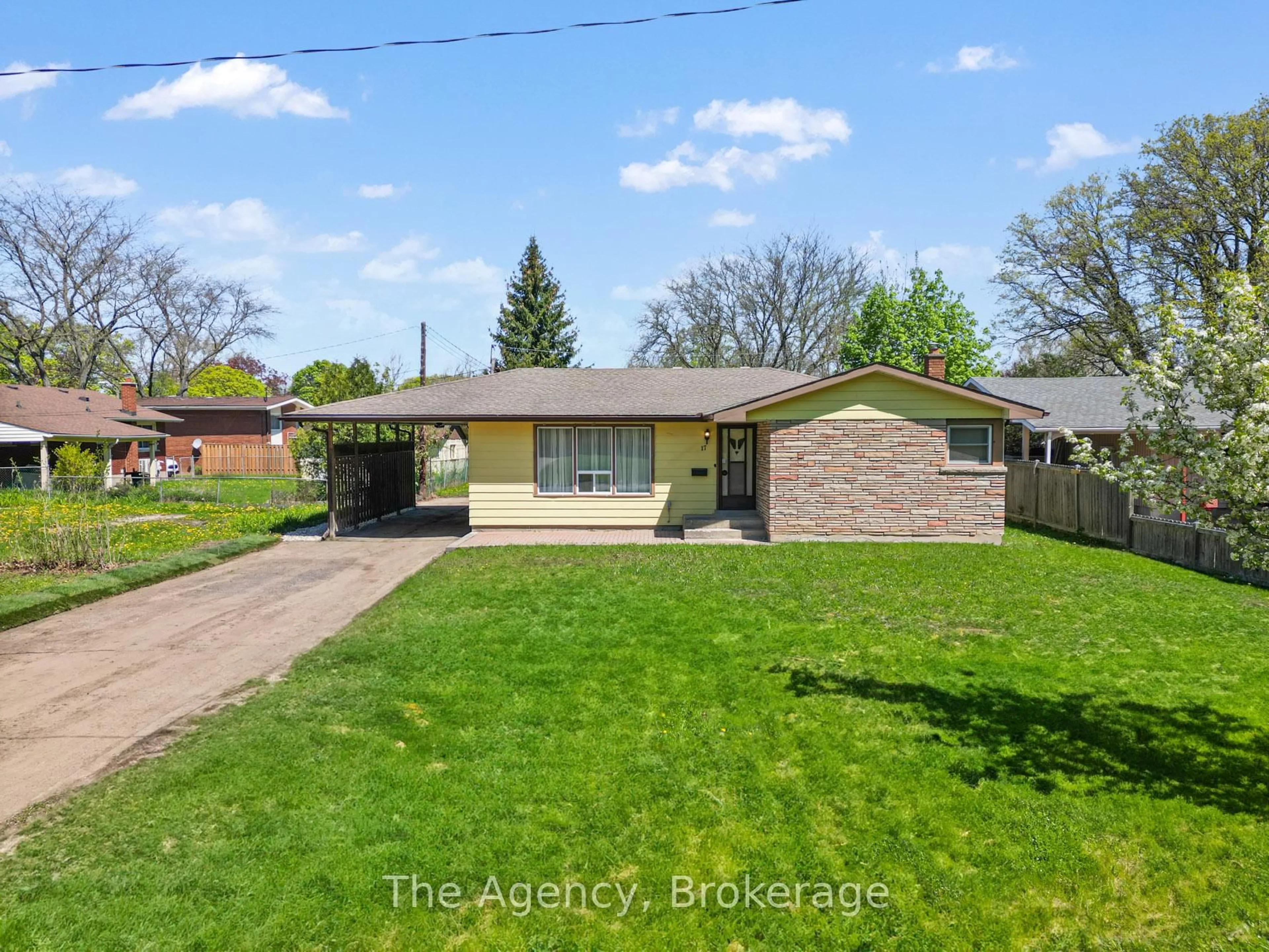 A pic from outside/outdoor area/front of a property/back of a property/a pic from drone, street for 17 Victor Blvd, St. Catharines Ontario L2T 2B4