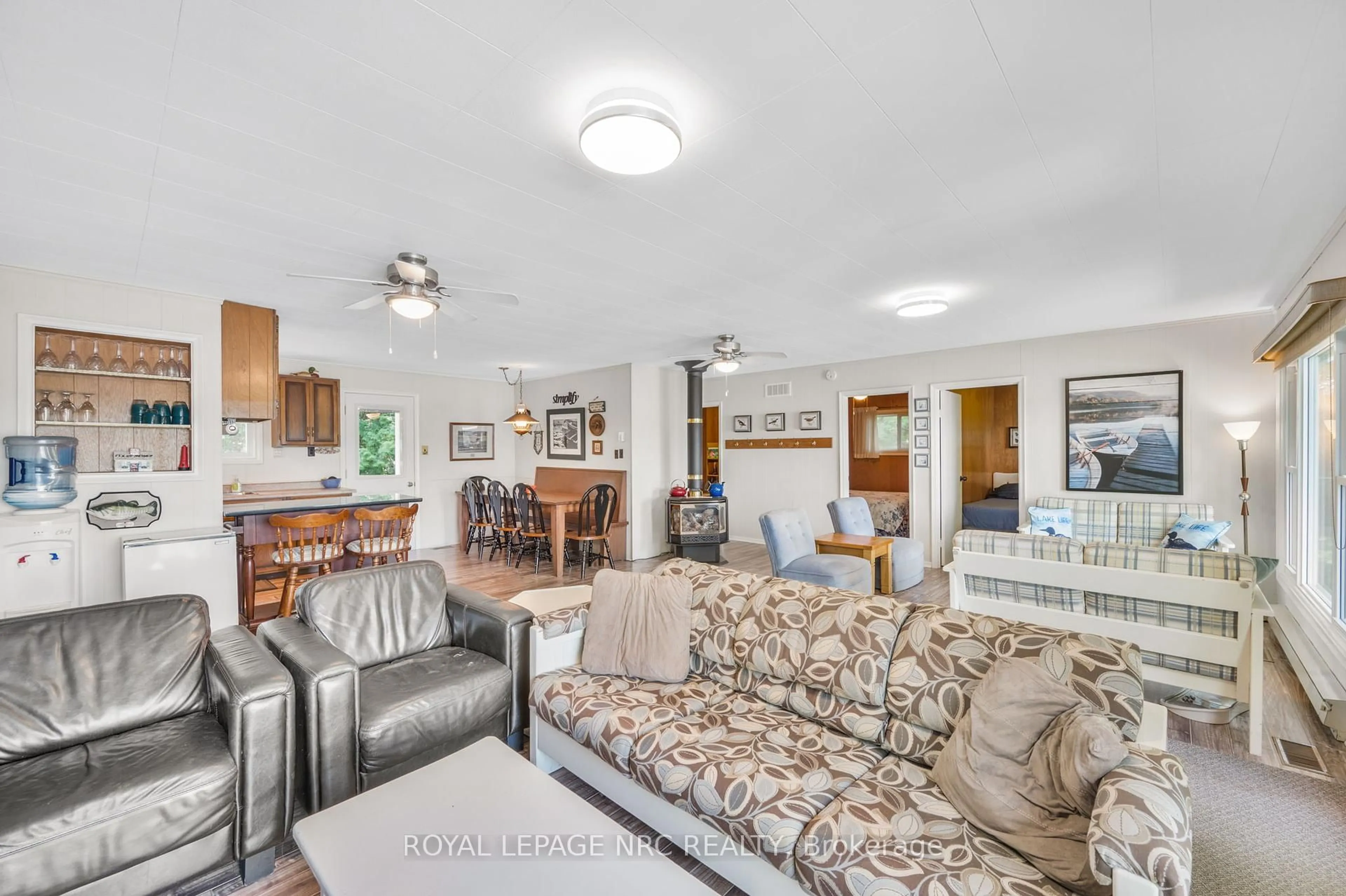 Living room with furniture, unknown for 53 Duncombe Dr, Kawartha Lakes Ontario K0M 1K0