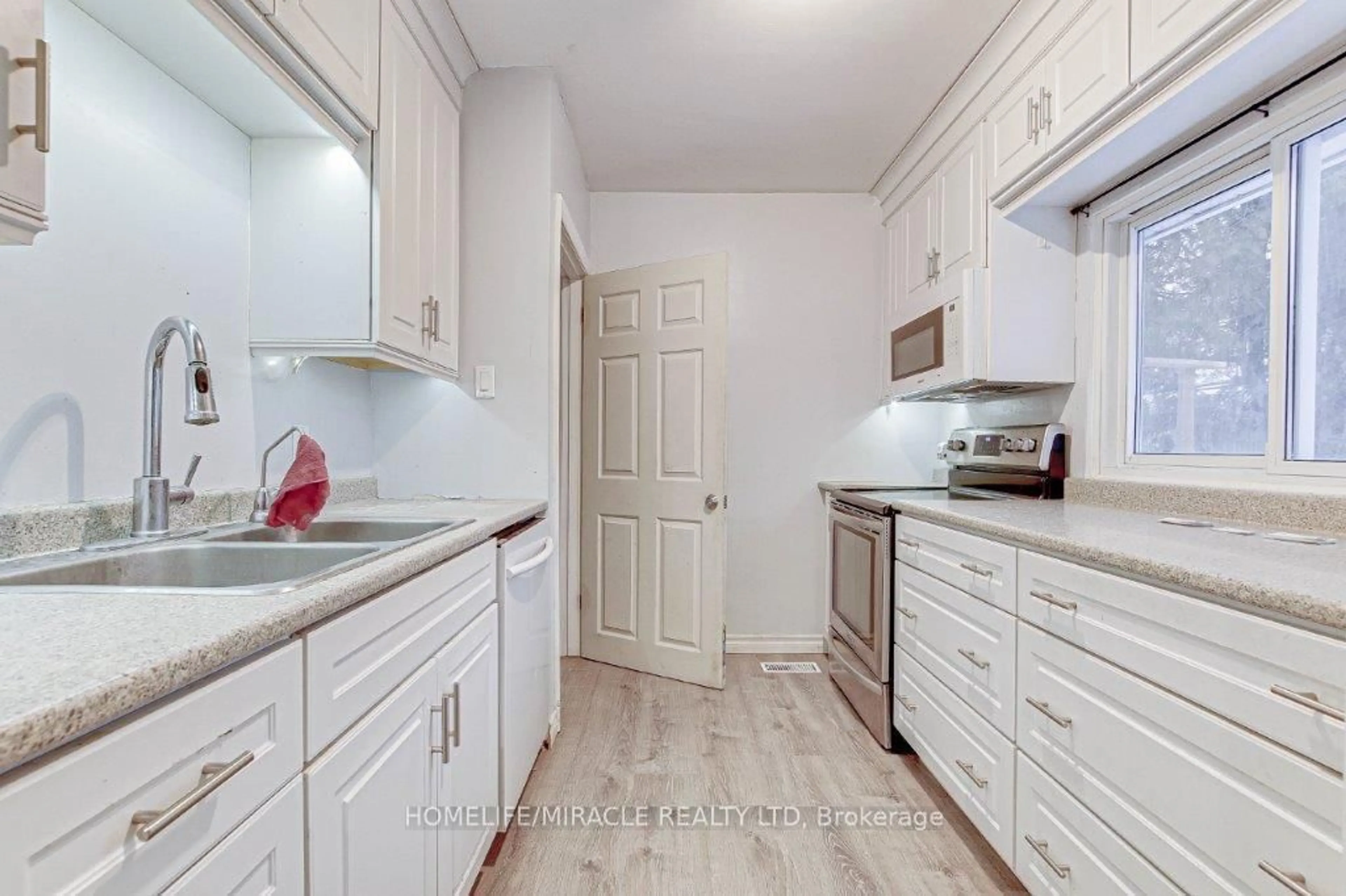 Standard kitchen, unknown for 259 Phelan St, Woodstock Ontario N4S 2B3