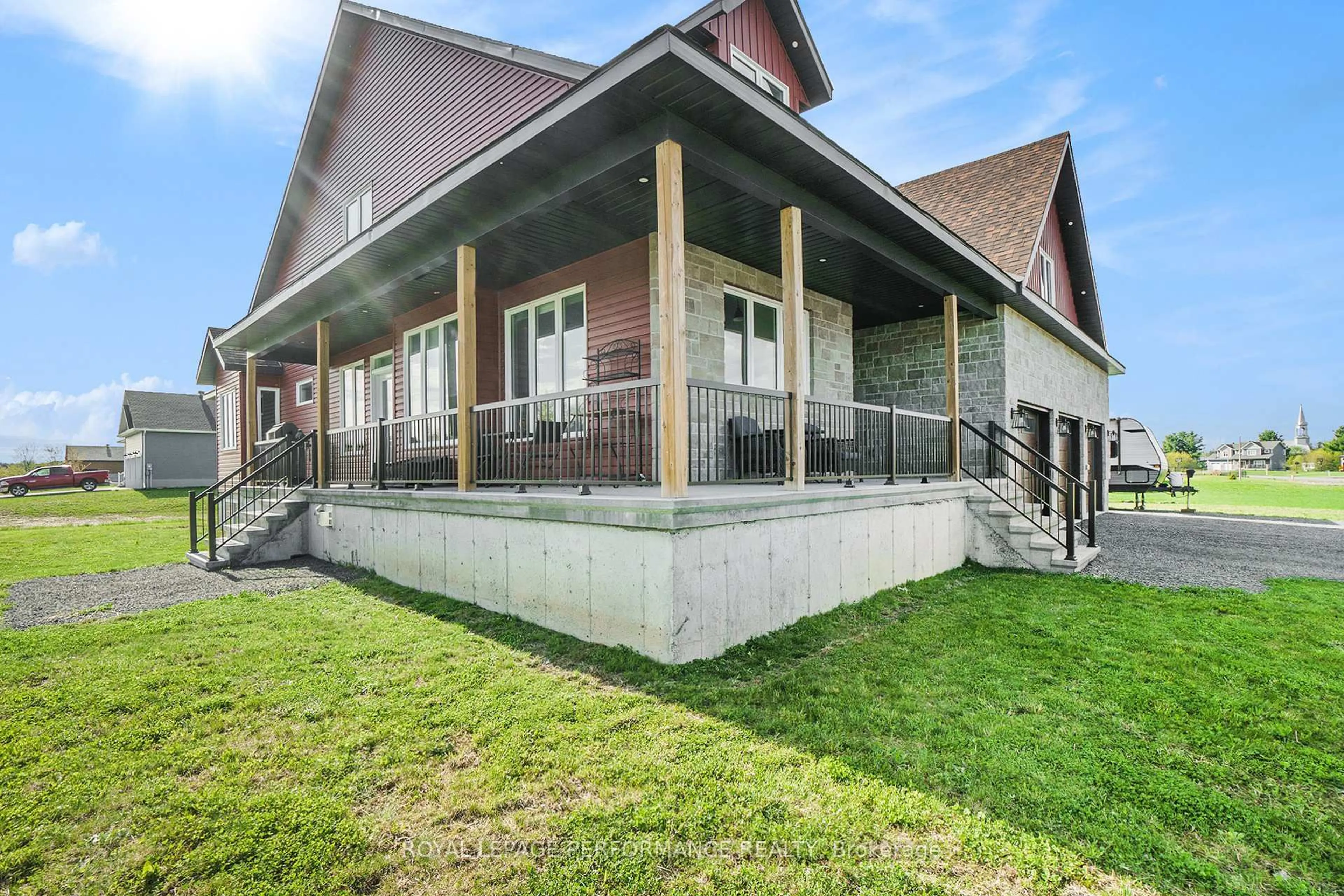 Patio, building for 209 Des Violettes St, Clarence-Rockland Ontario K0A 2A0