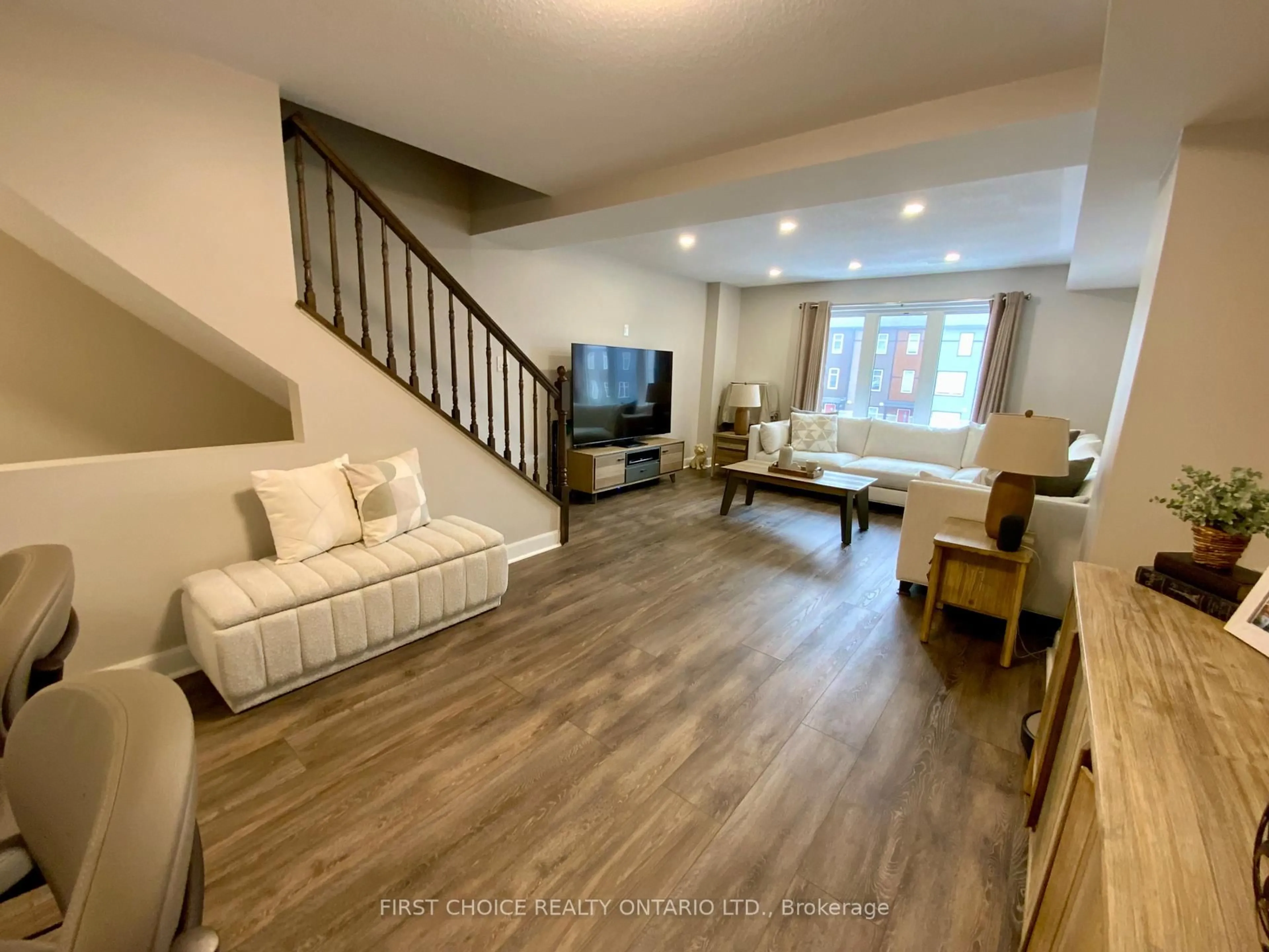 Living room with furniture, unknown for 46 Lakepointe Dr #10, Orleans Ontario K4A 5E3
