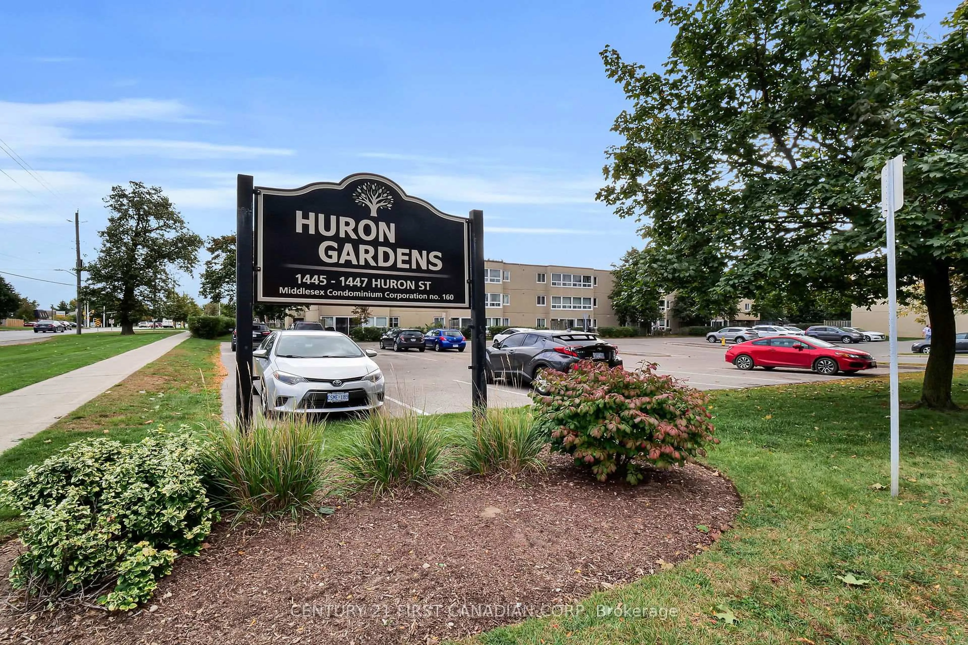 Indoor foyer for 1447 Huron St #212, London East Ontario N5V 2E6