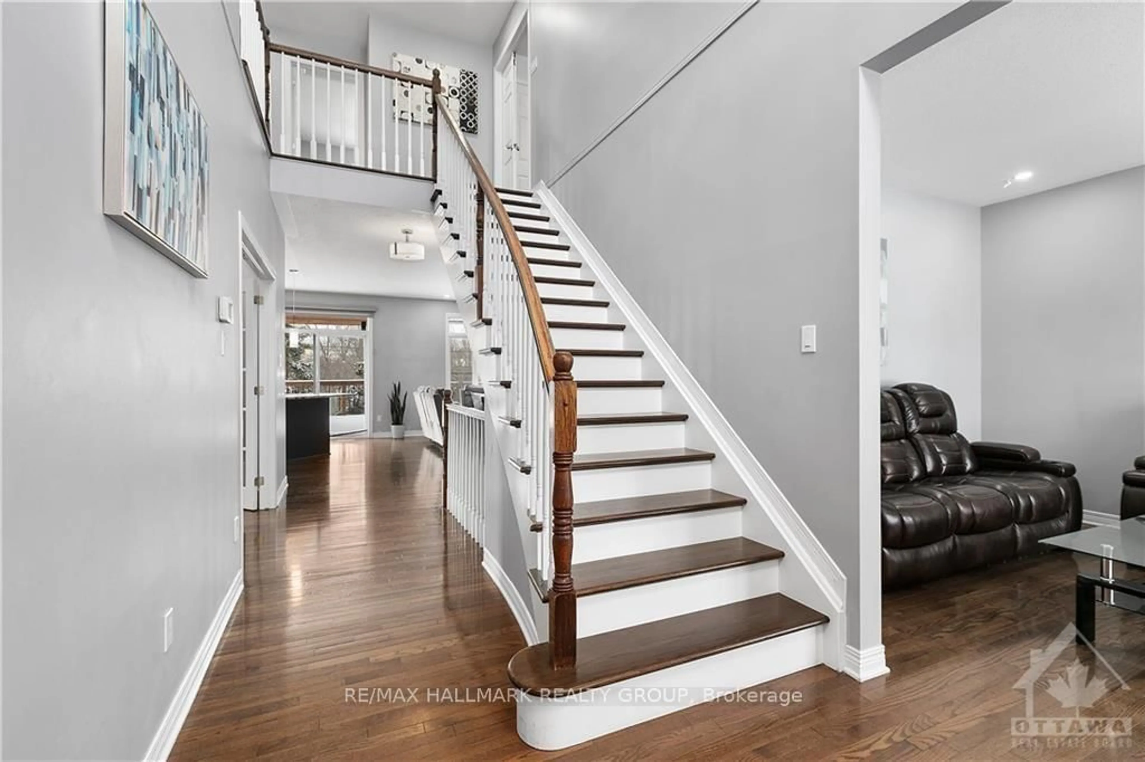 Stairs for 4464 Shoreline Dr, Ottawa Ontario K1V 1R7