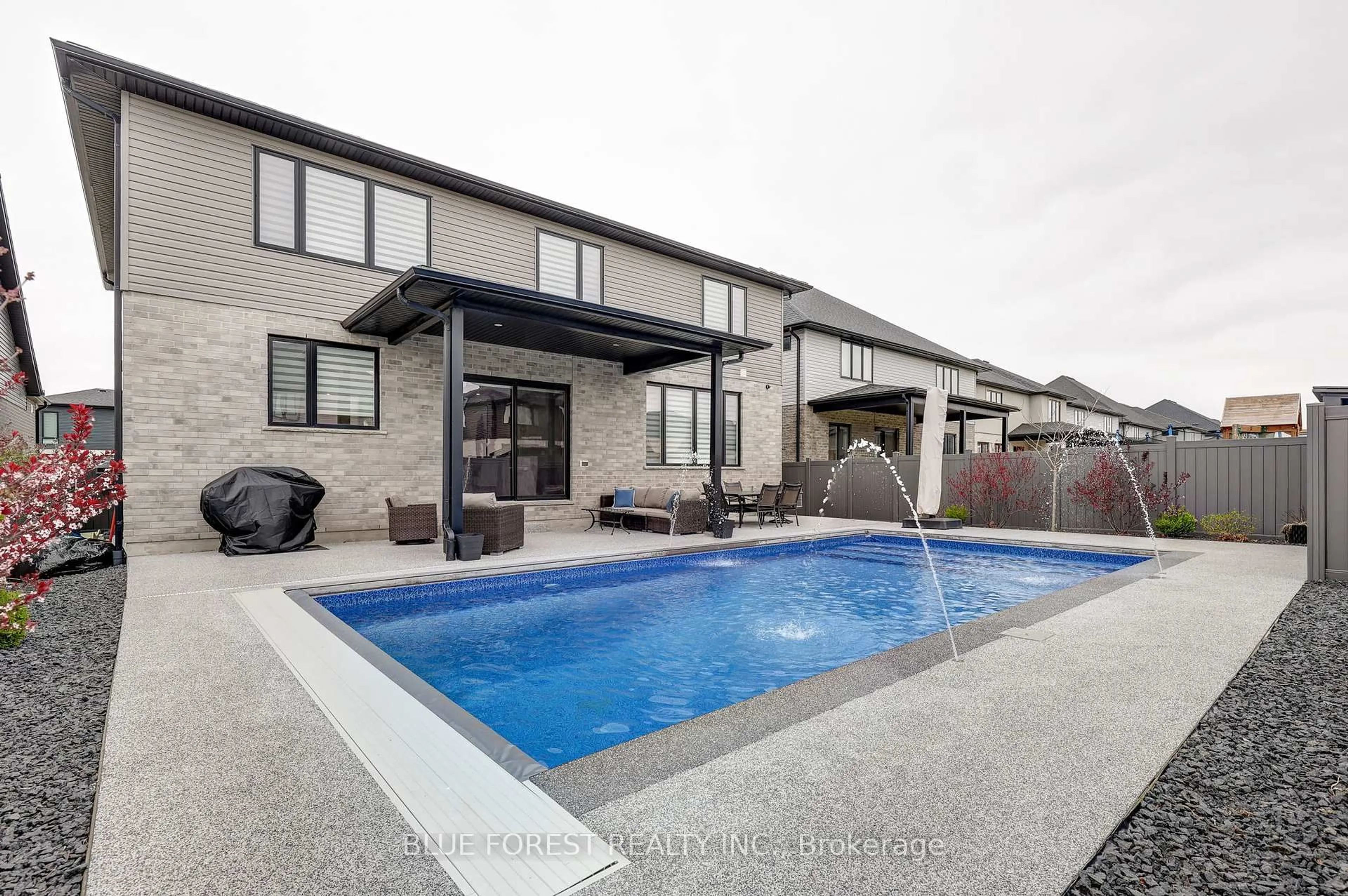 Pool for 6328 Brash Dr, London South Ontario N6P 0H2