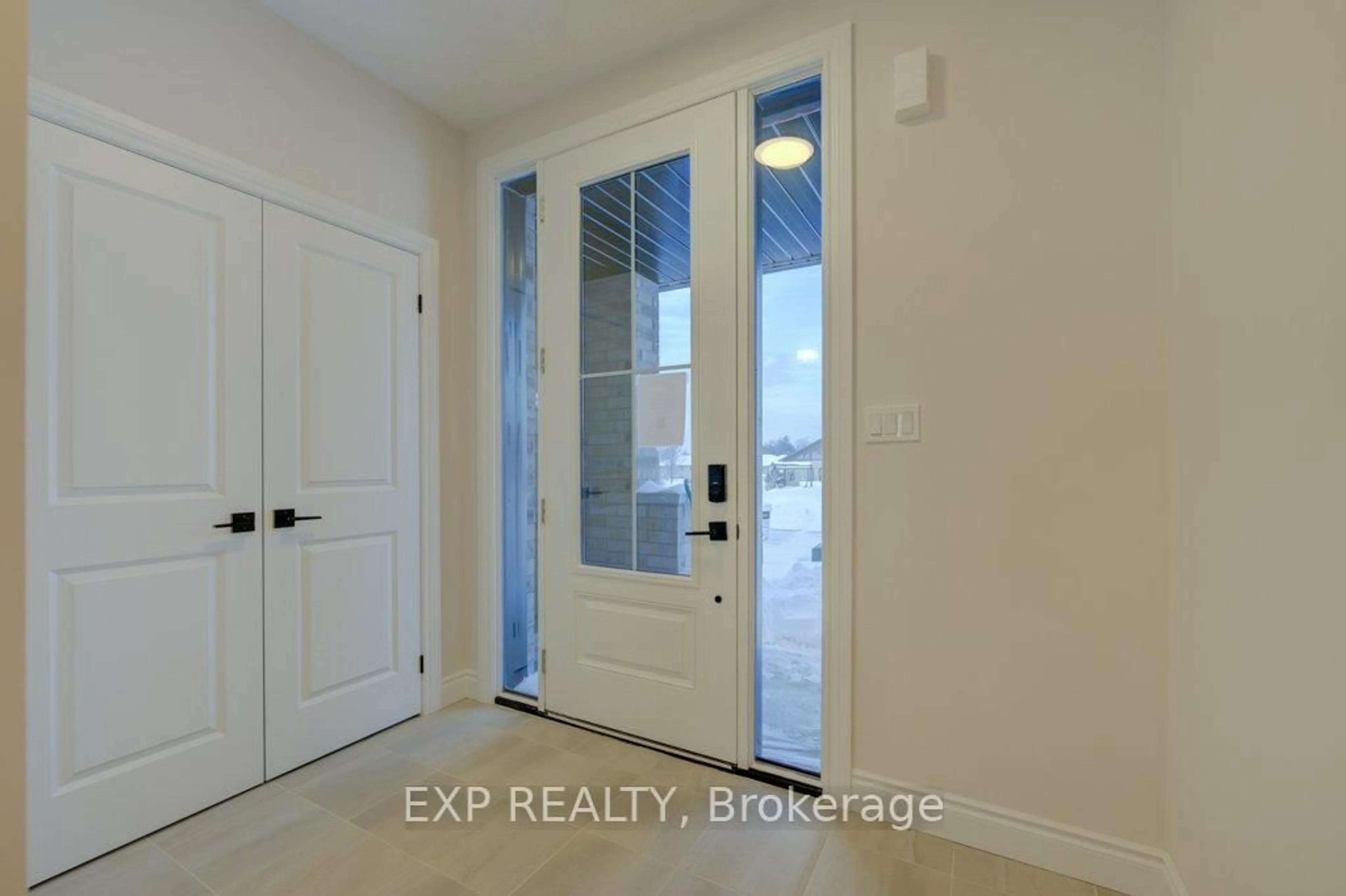 Indoor entryway for 30 Anne St, Minto Ontario N0G 1Z0