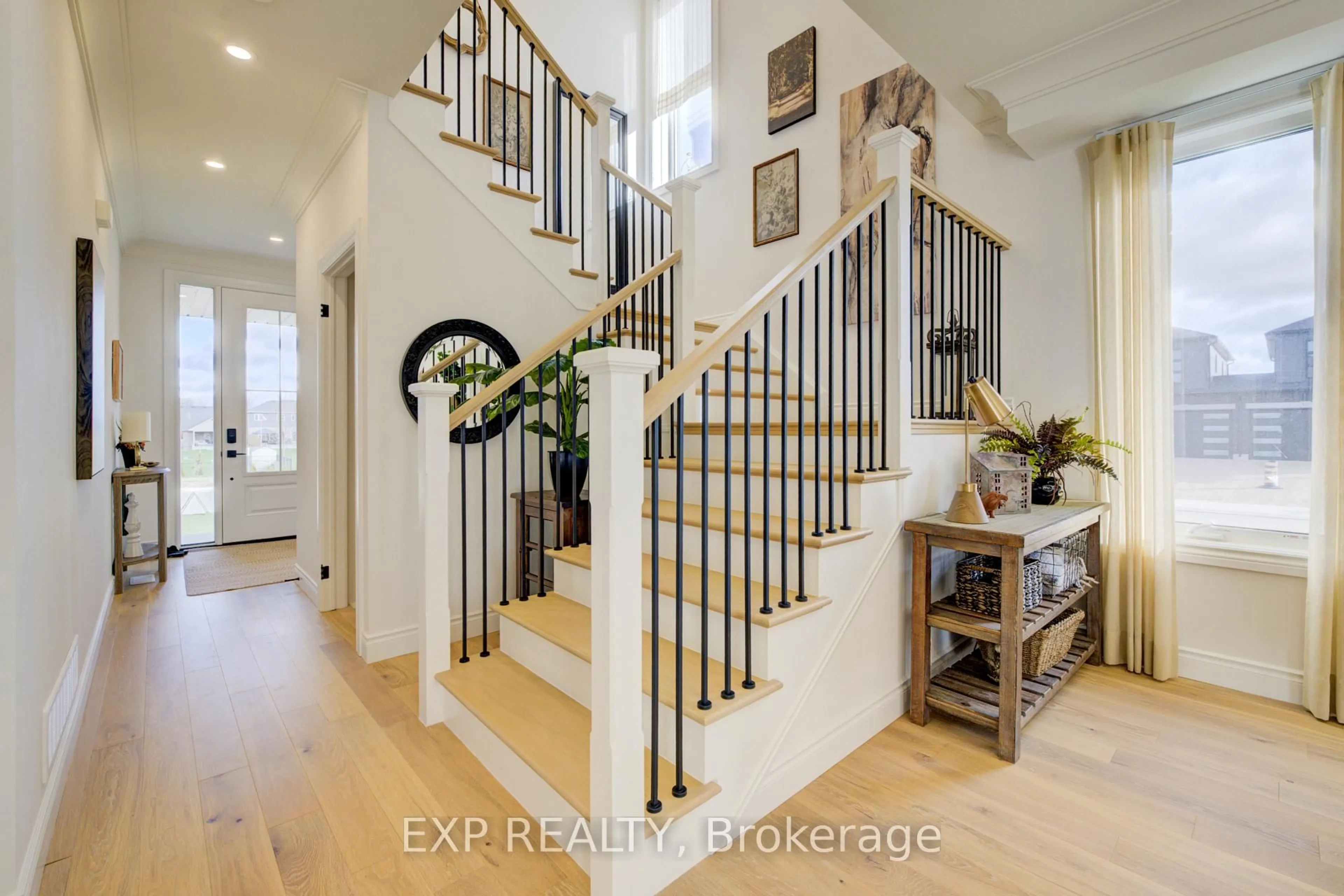 Indoor entryway for 109 Thackeray Way, Minto Ontario N0G 1Z0