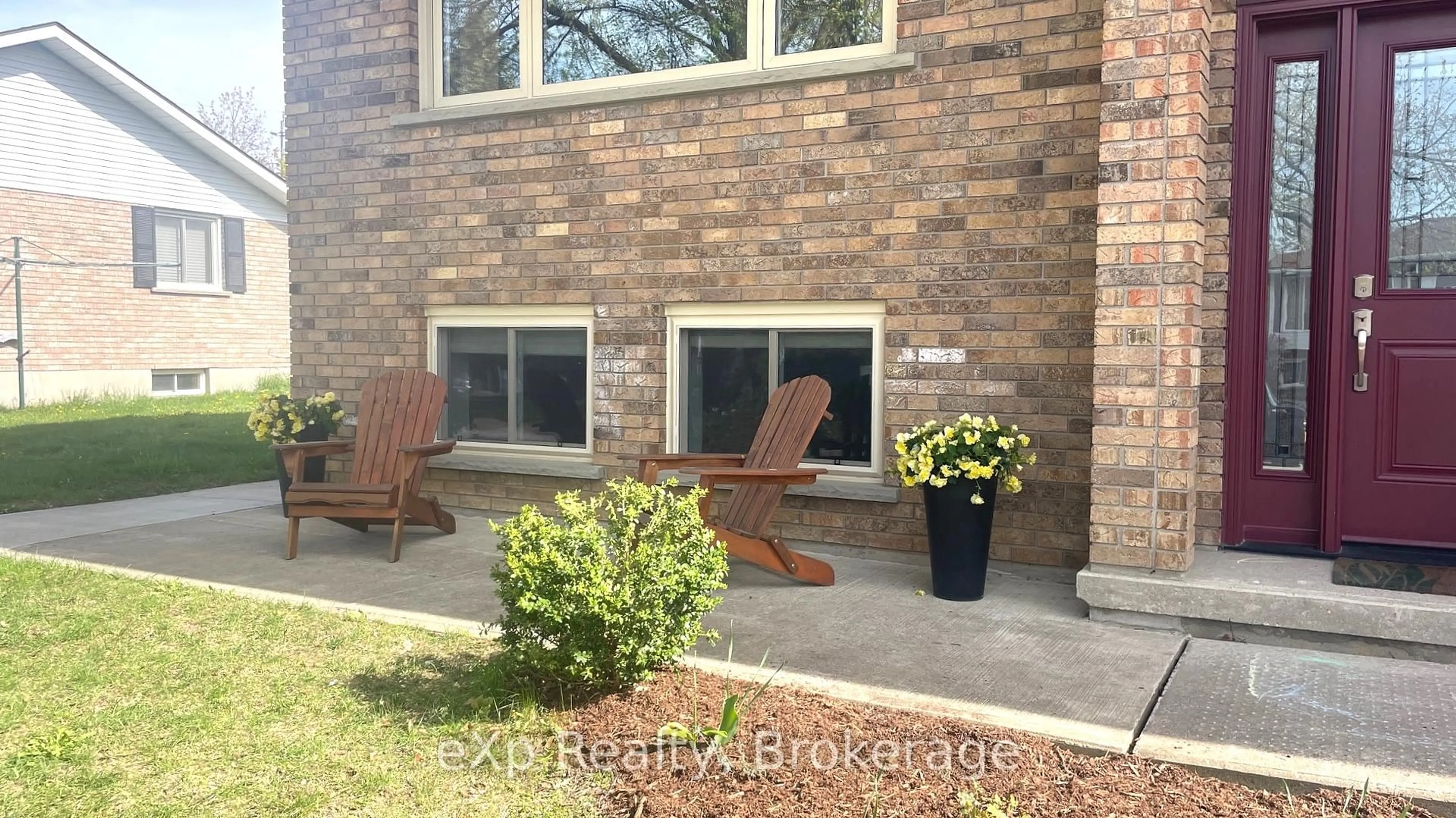 Home with brick exterior material, street for 699 16th St, Hanover Ontario N4N 3N2