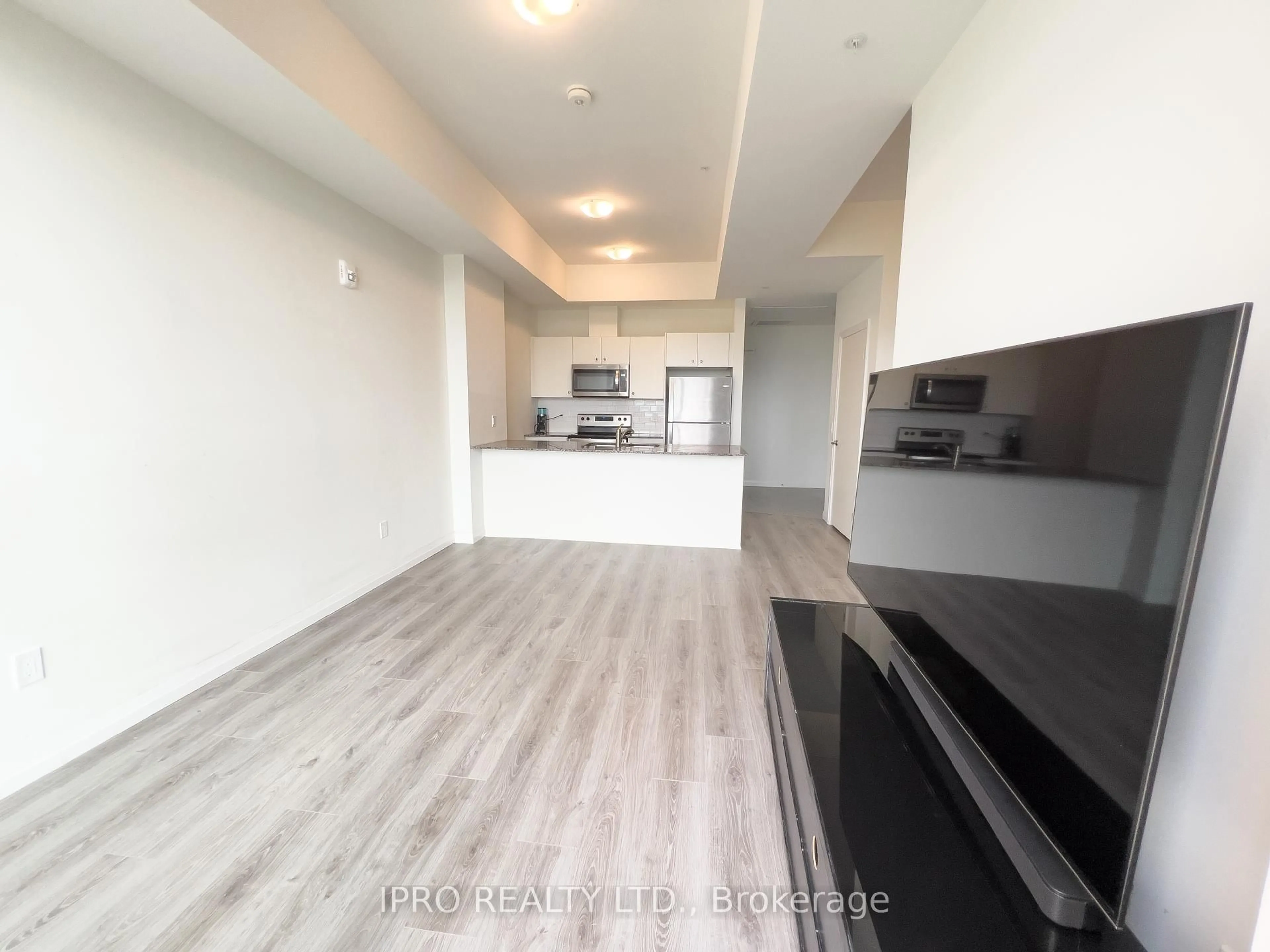 Unknown for 108 Garment St #2707, Kitchener Ontario N2G 0E2