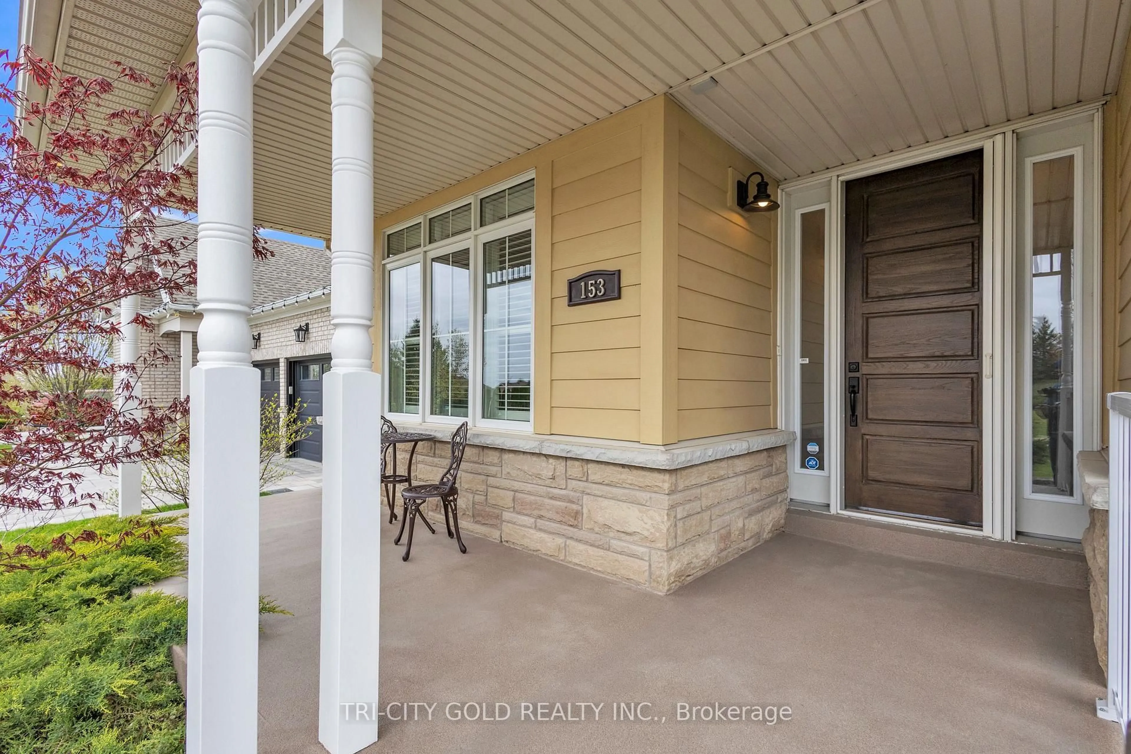 Indoor entryway for 153 Aberfoyle Mill Cres, Puslinch Ontario N0B 2J0
