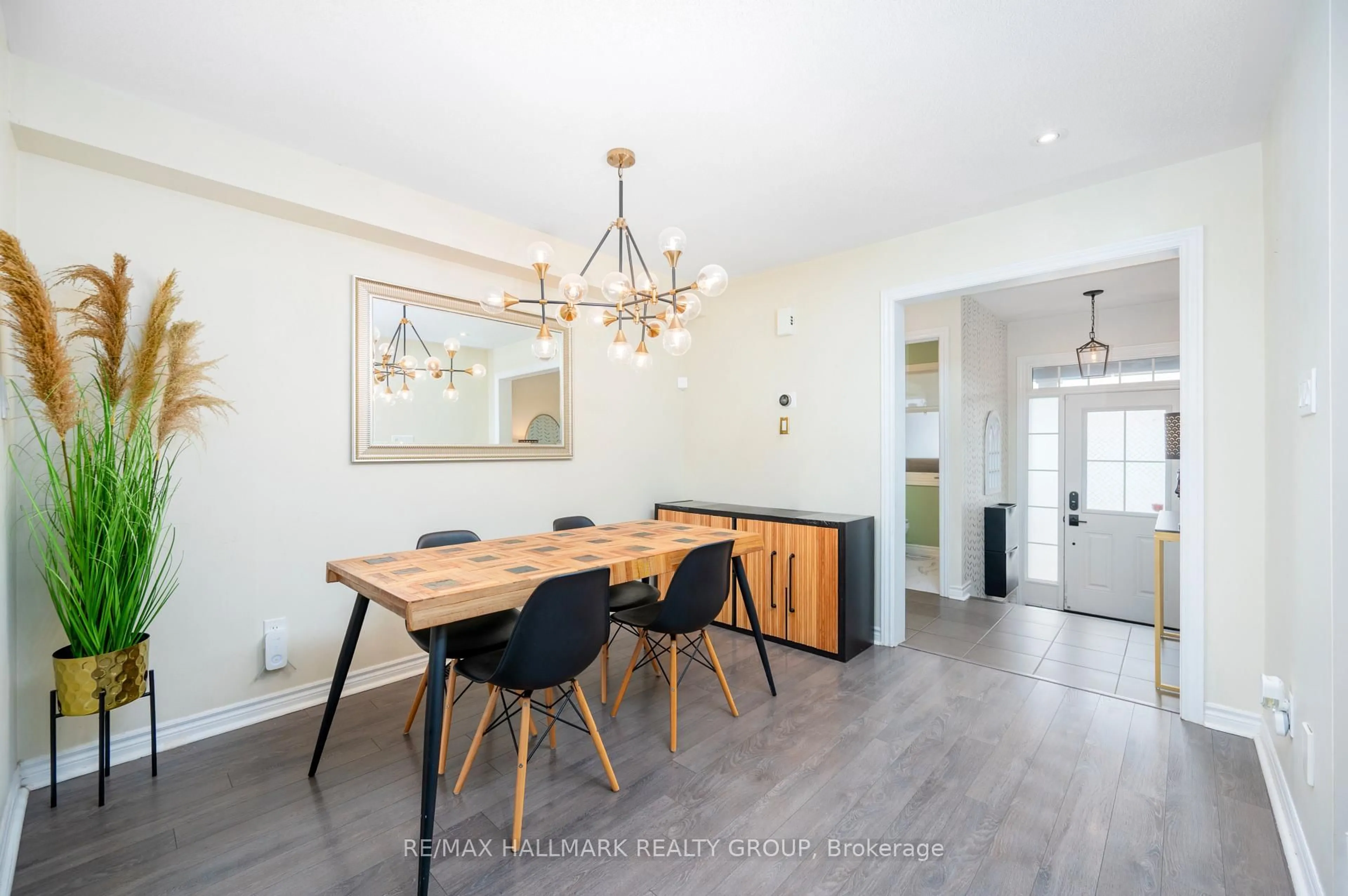 Dining room, wood/laminate floor for 2435 River Mist Rd, Ottawa Ontario K2J 5W5