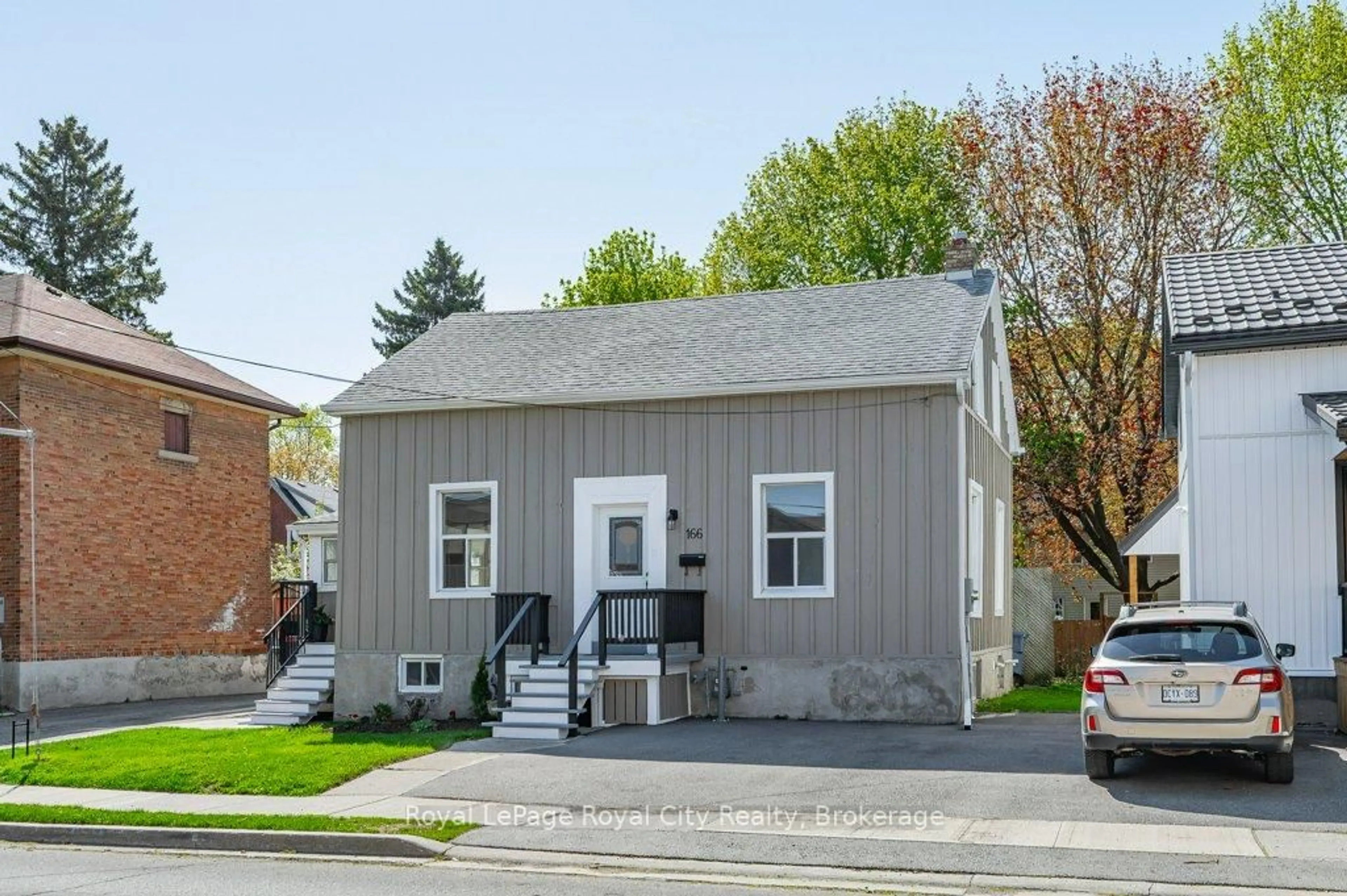 Unknown for 166 Suffolk St, Guelph Ontario N1H 2J8