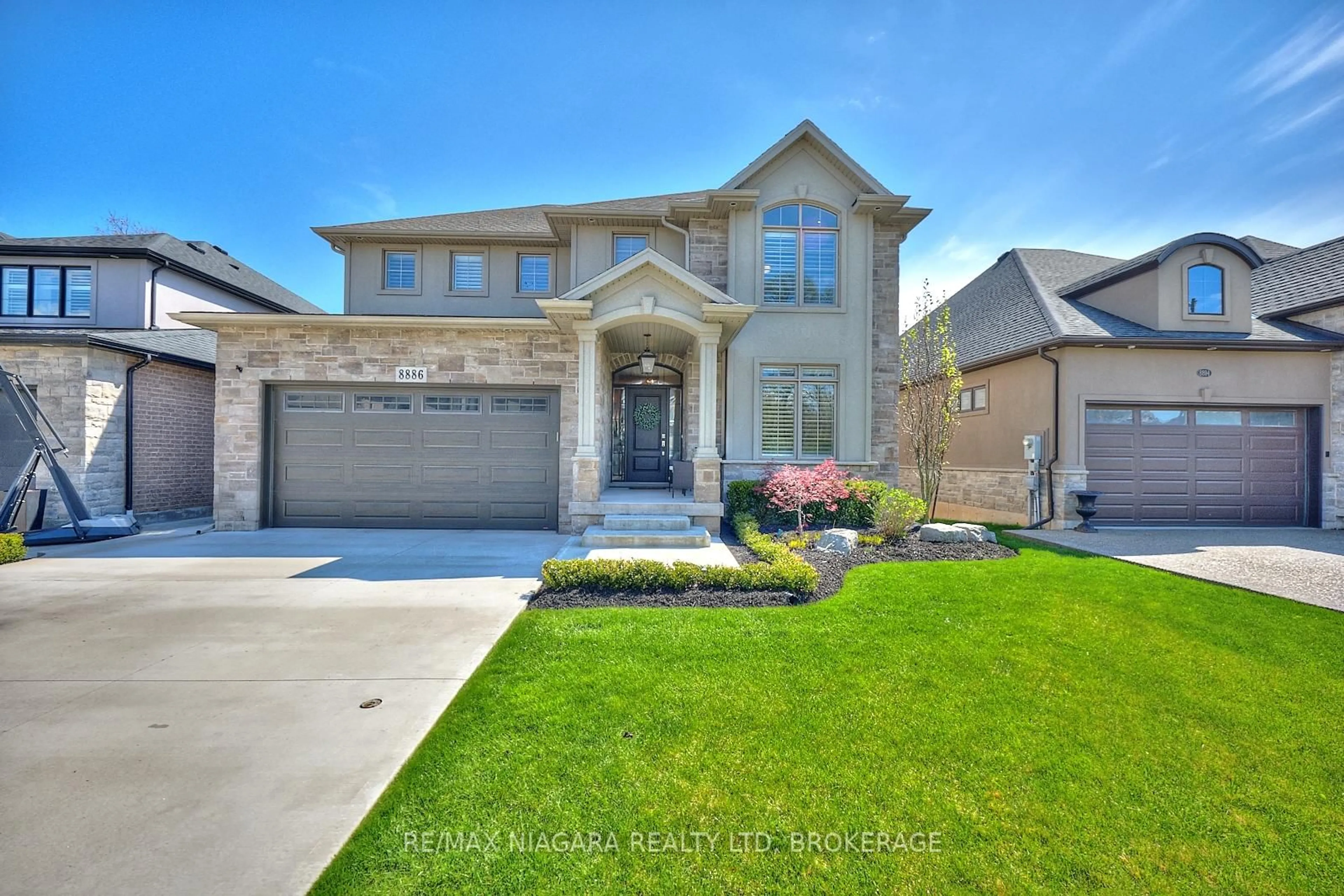 Home with brick exterior material, street for 8886 Black Forest Cres, Niagara Falls Ontario L2H 0M8