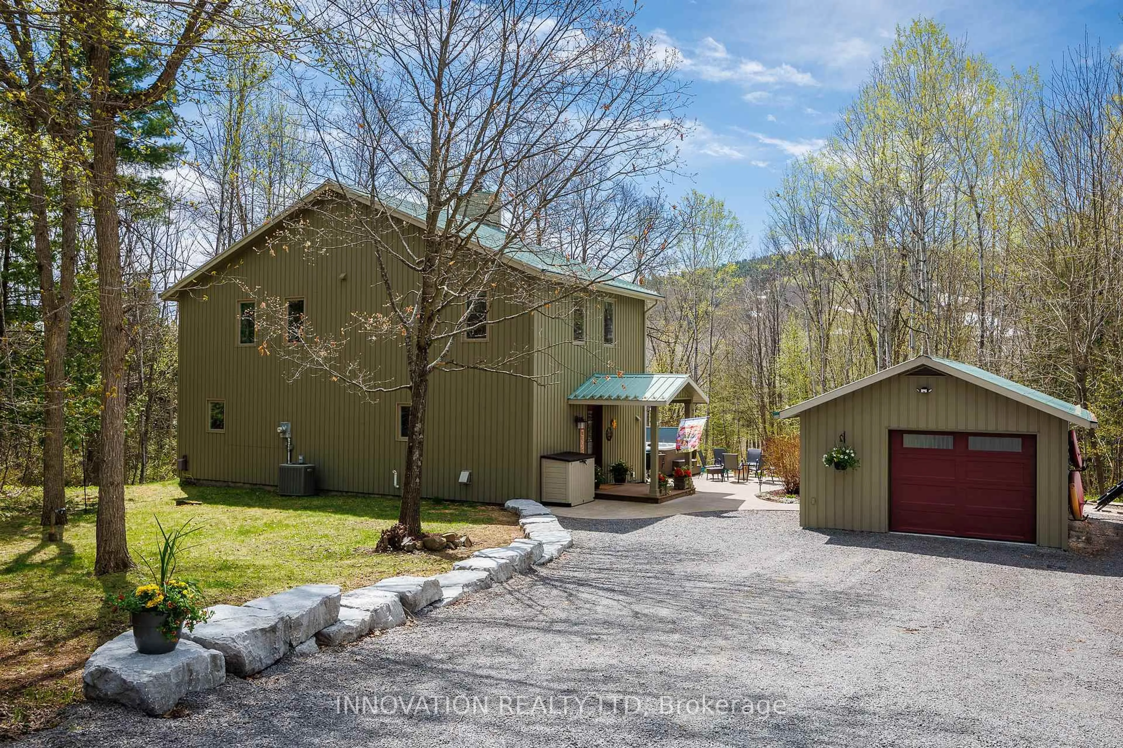 A pic from outside/outdoor area/front of a property/back of a property/a pic from drone, mountain view for 160 Viewmount Dr, Calabogie Ontario K0J 1H0