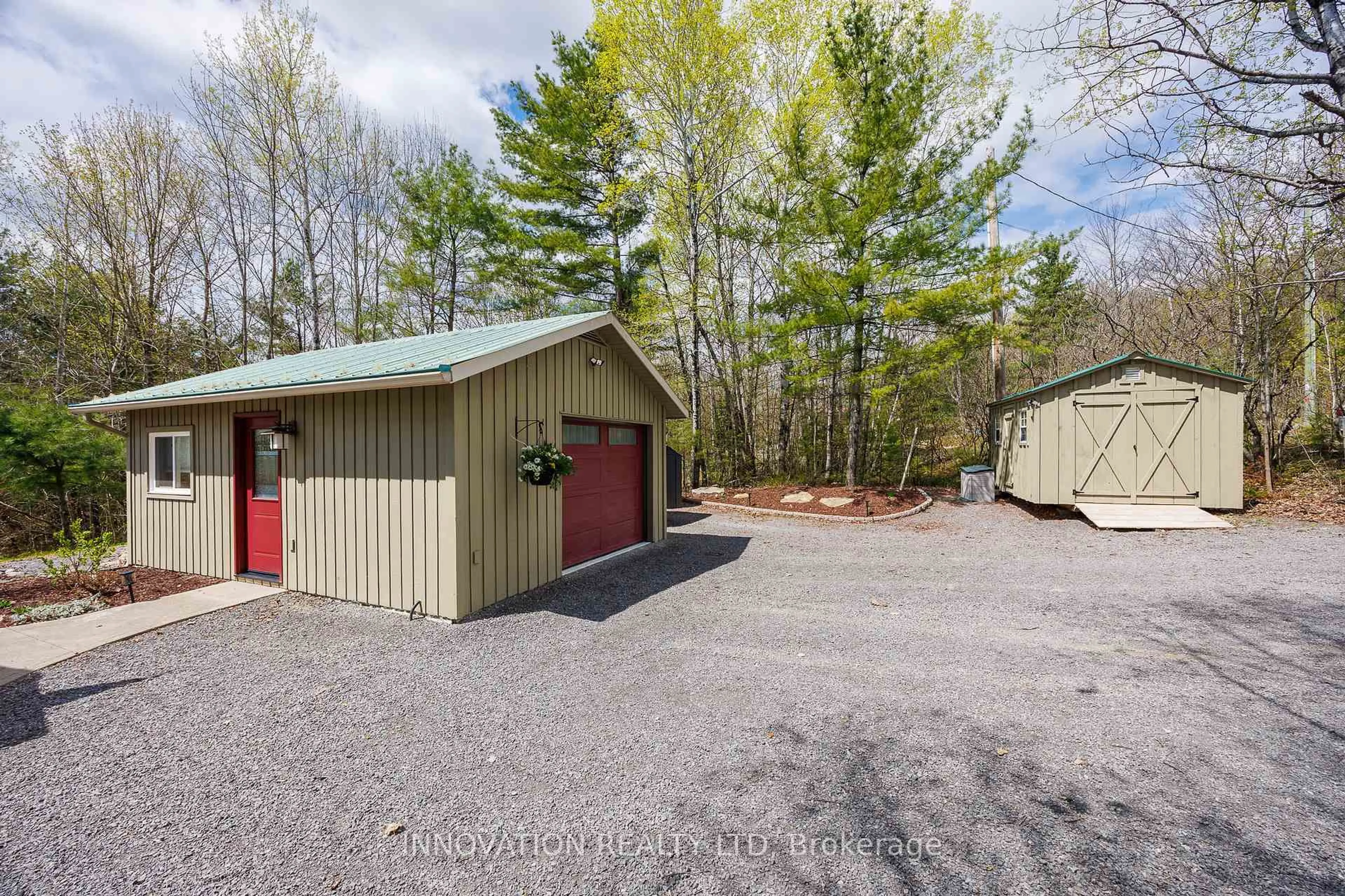 Indoor garage for 160 Viewmount Dr, Calabogie Ontario K0J 1H0
