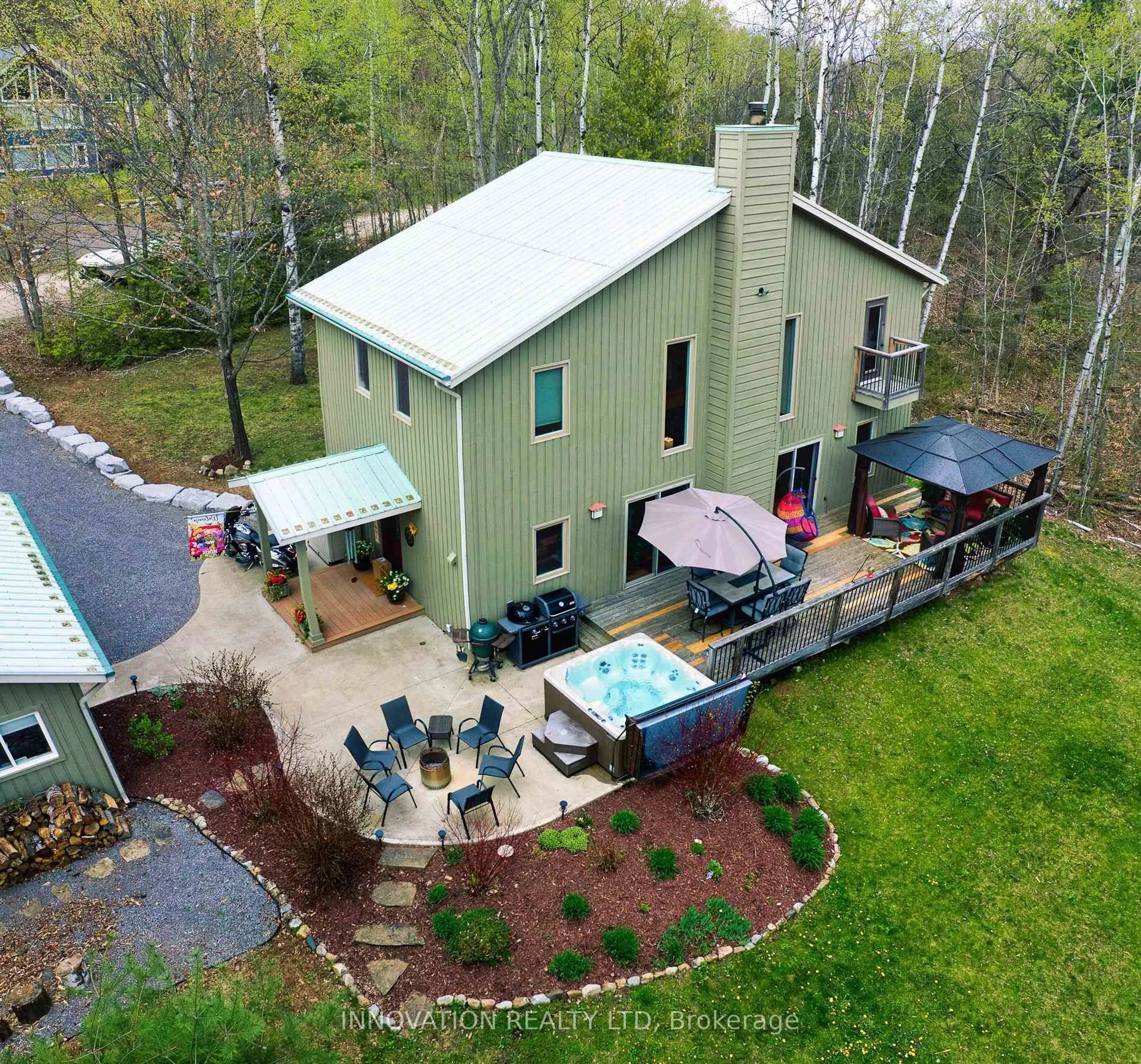 A pic from outside/outdoor area/front of a property/back of a property/a pic from drone, unknown for 160 Viewmount Dr, Calabogie Ontario K0J 1H0