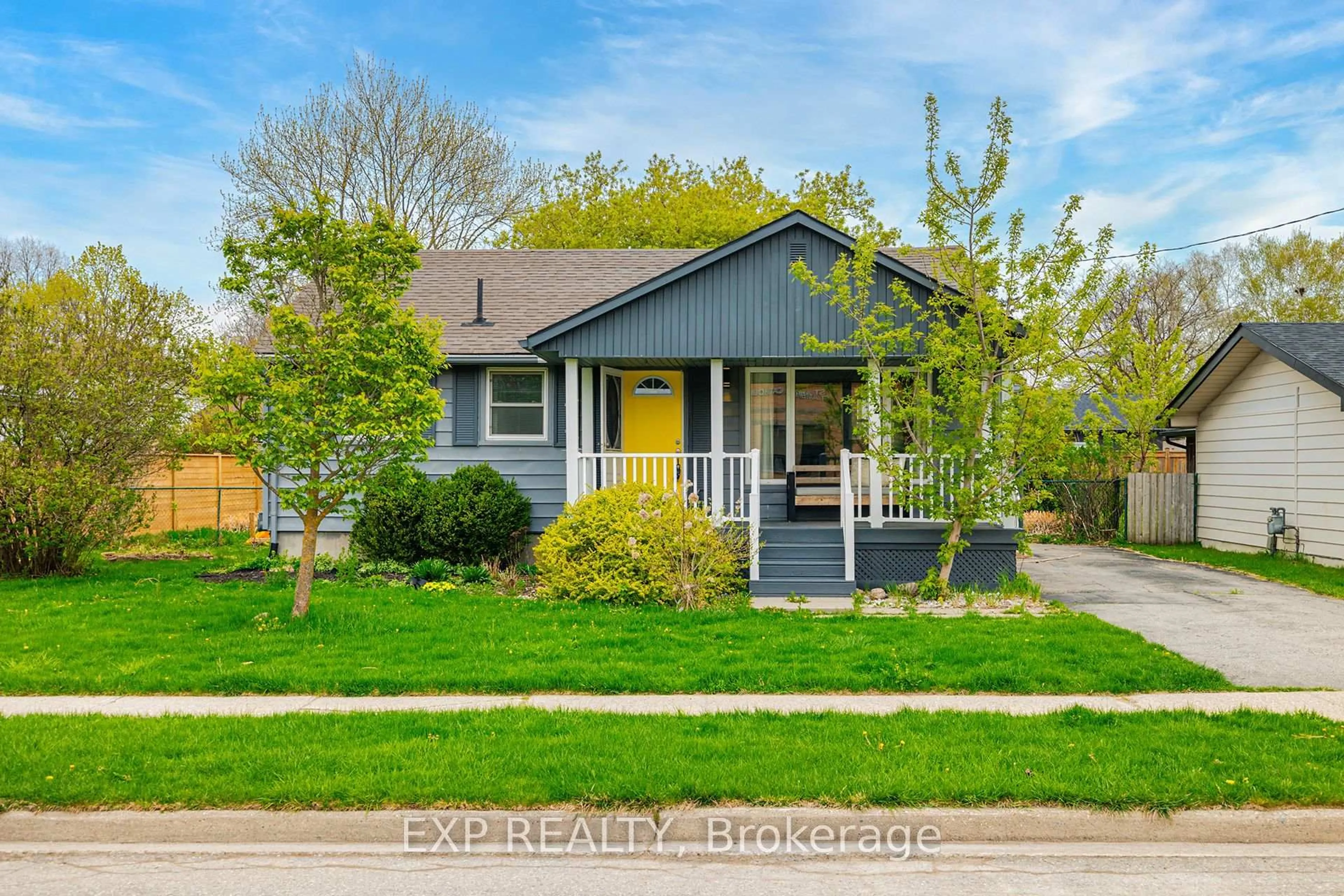 Home with vinyl exterior material, street for 142 Louise St, Stratford Ontario N5A 2E5