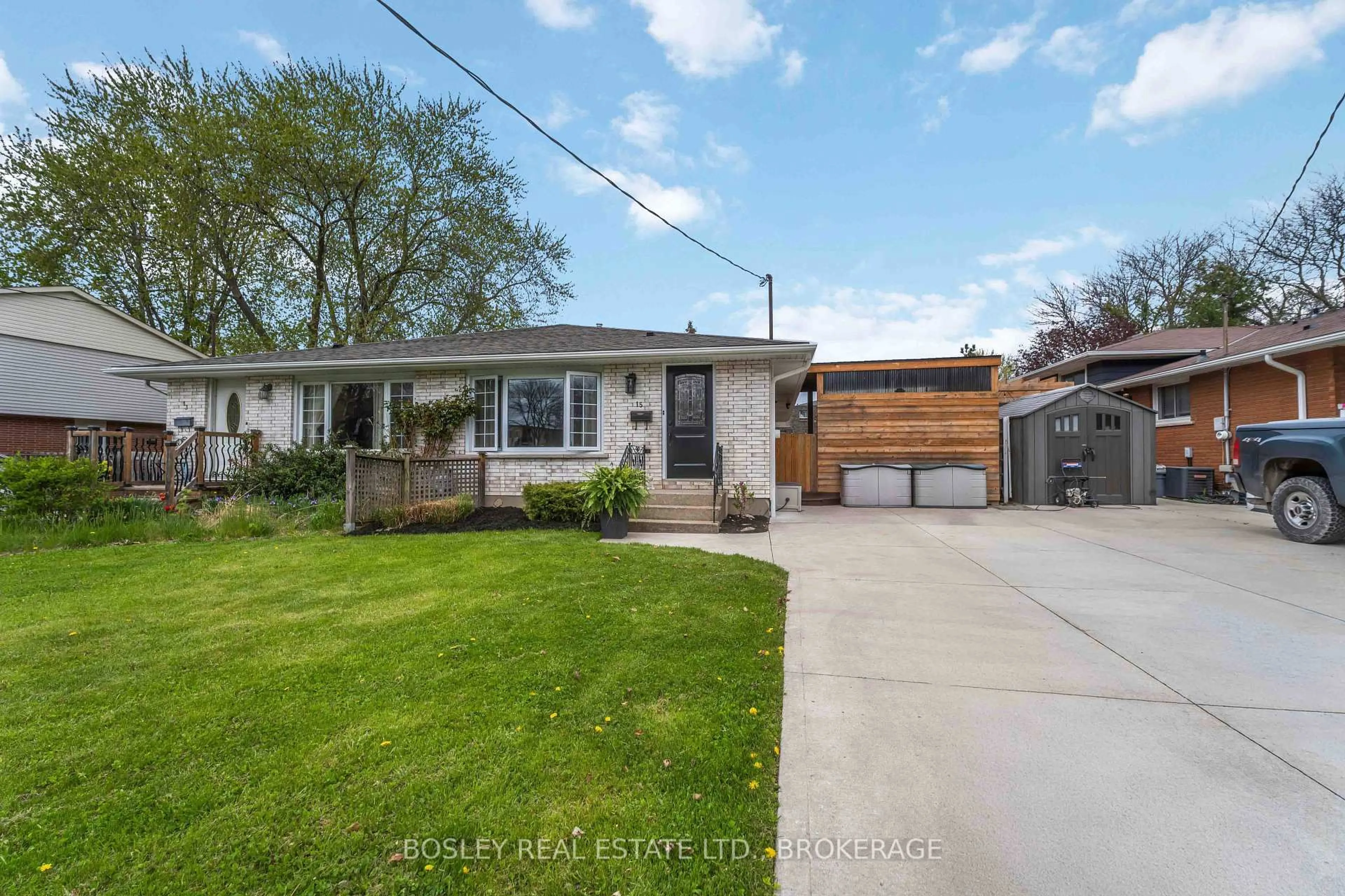 Unknown for 15 Westlake Lane, St. Catharines Ontario L2N 4C9