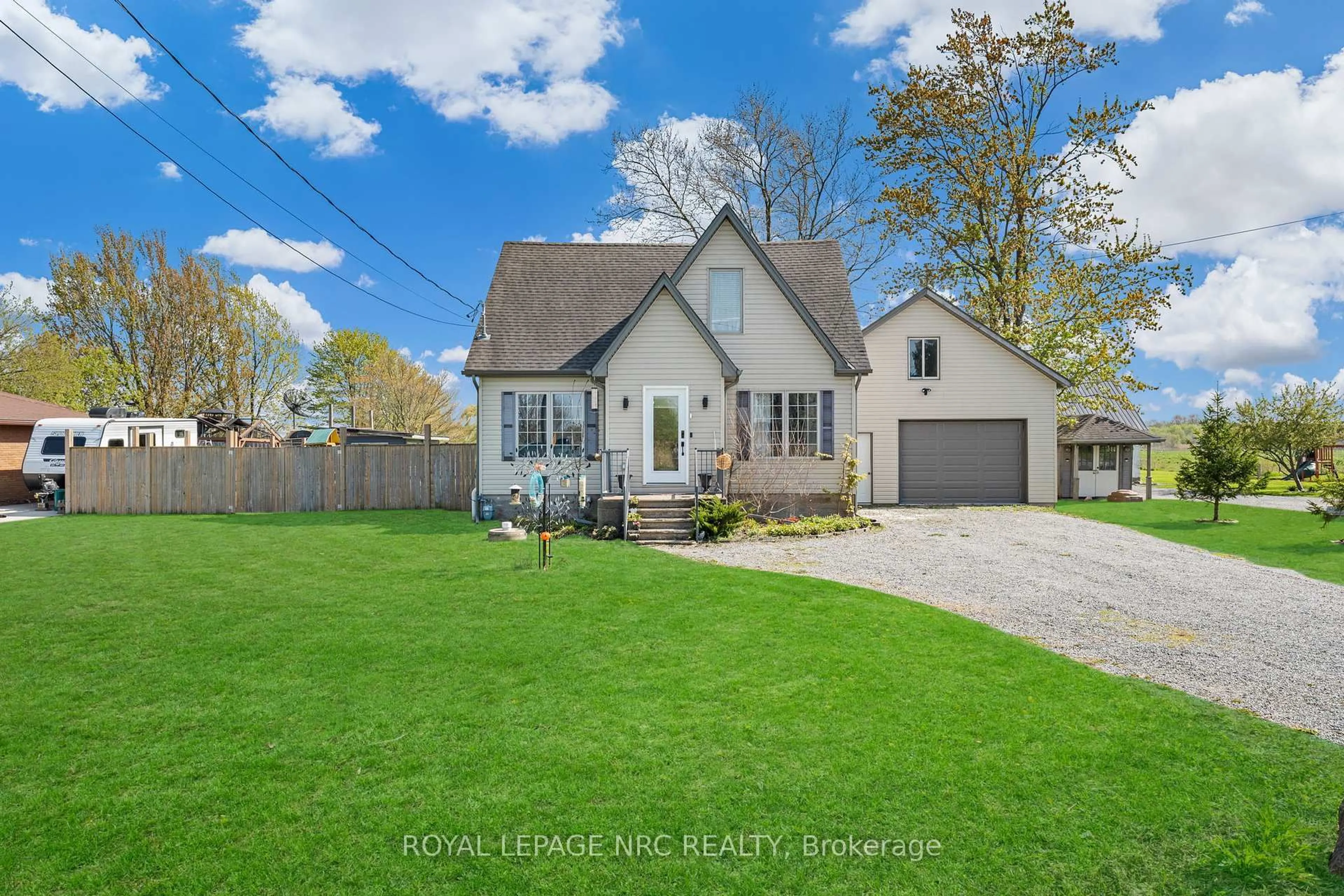 A pic from outside/outdoor area/front of a property/back of a property/a pic from drone, street for 769 Killaly St, Port Colborne Ontario L3K 5V3