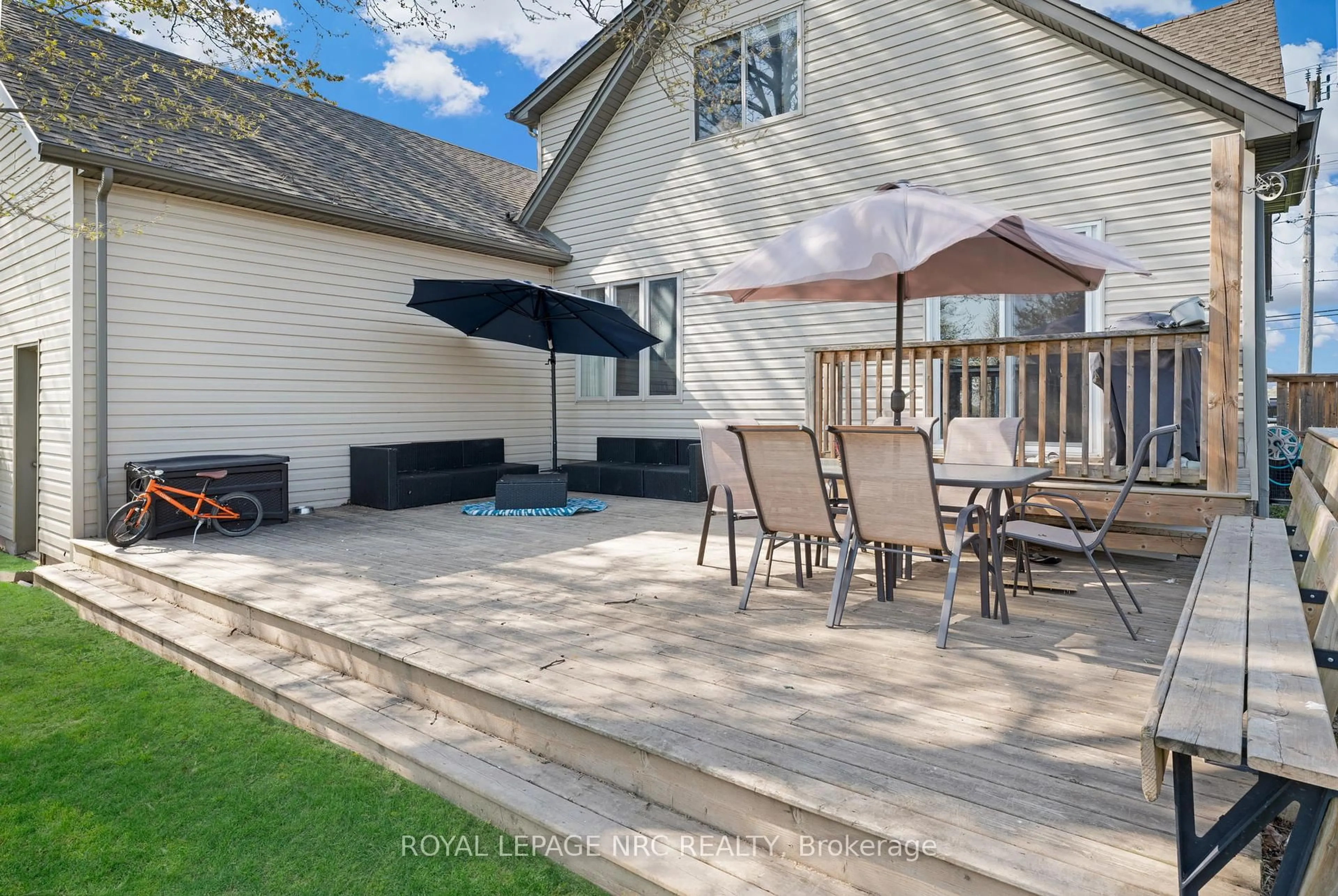 Patio, street for 769 Killaly St, Port Colborne Ontario L3K 5V3