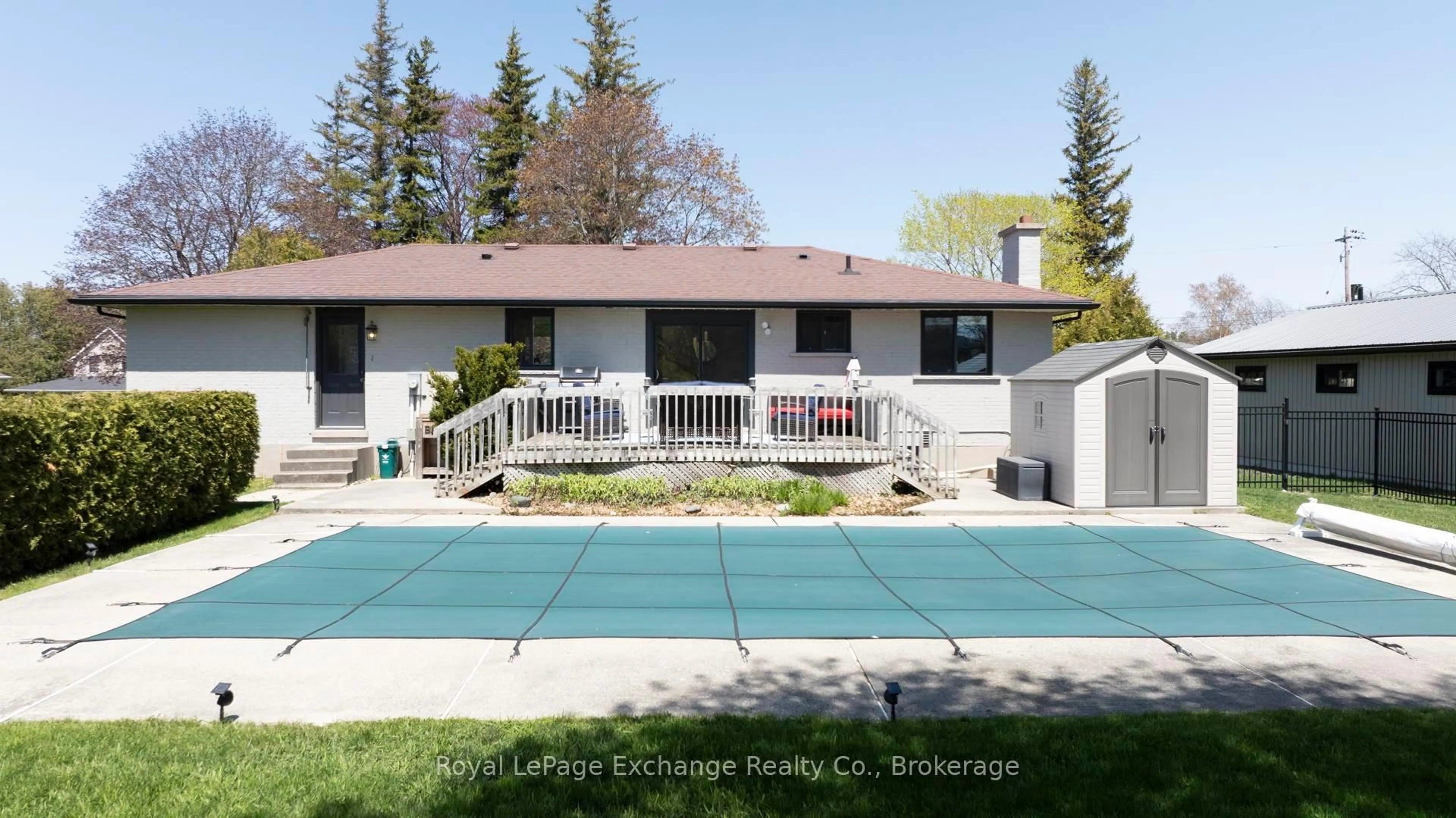 Home with vinyl exterior material, street for 176 Nelson St, Kincardine Ontario N2Z 1C4