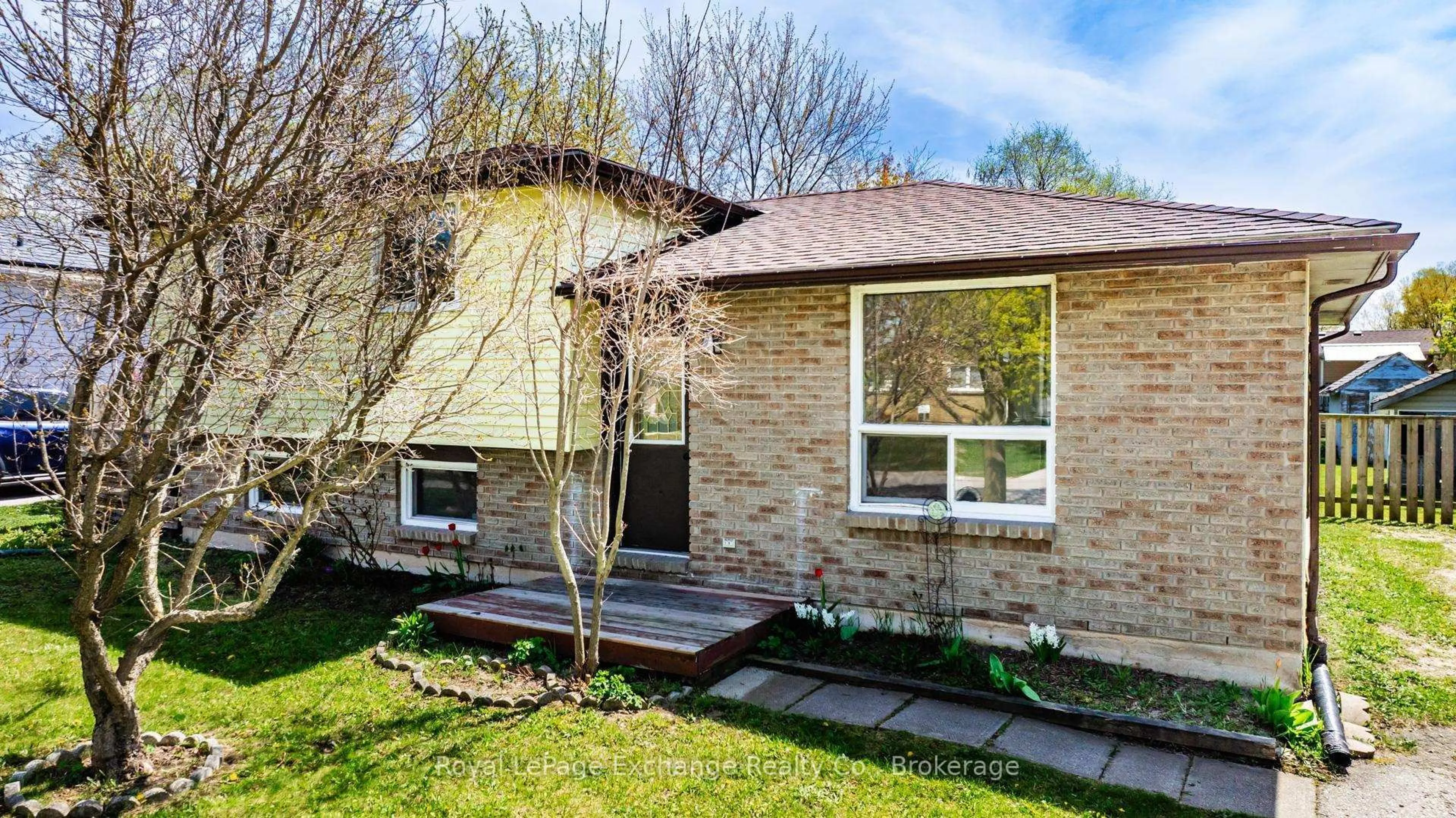 Home with brick exterior material, street for 740 Johnston Cres, Kincardine Ontario N2Z 1S3
