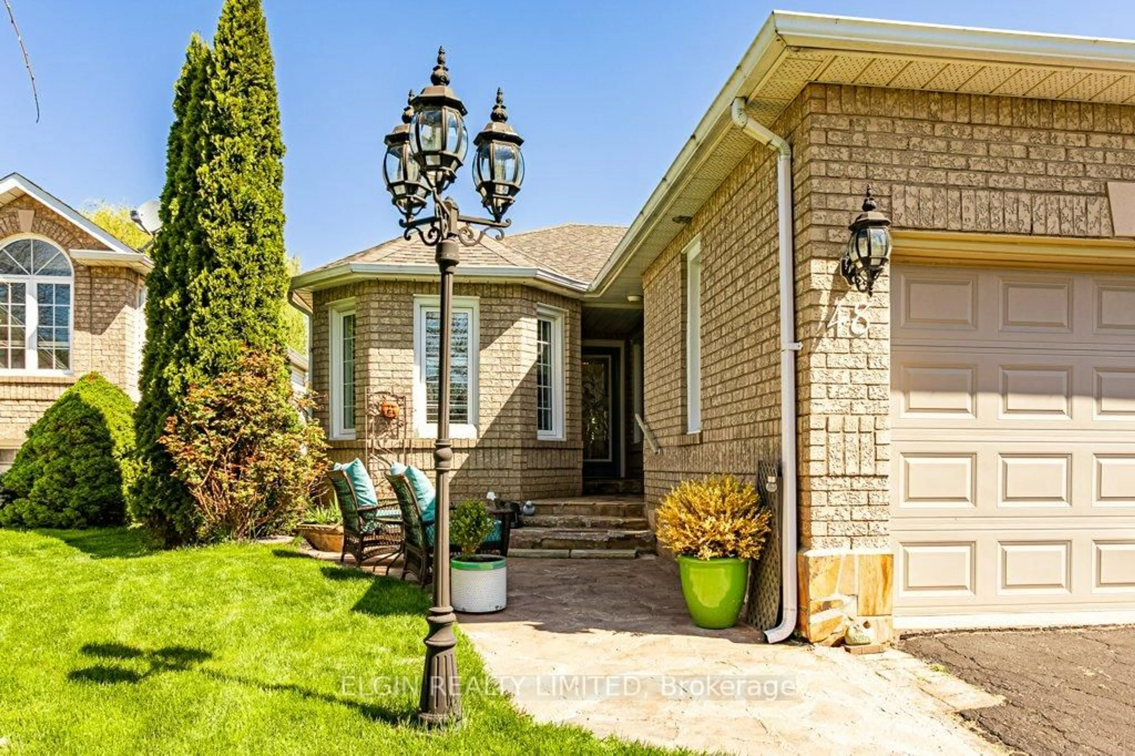 Home with brick exterior material, street for 48 Jackson Crt, Welland Ontario L3C 7G2