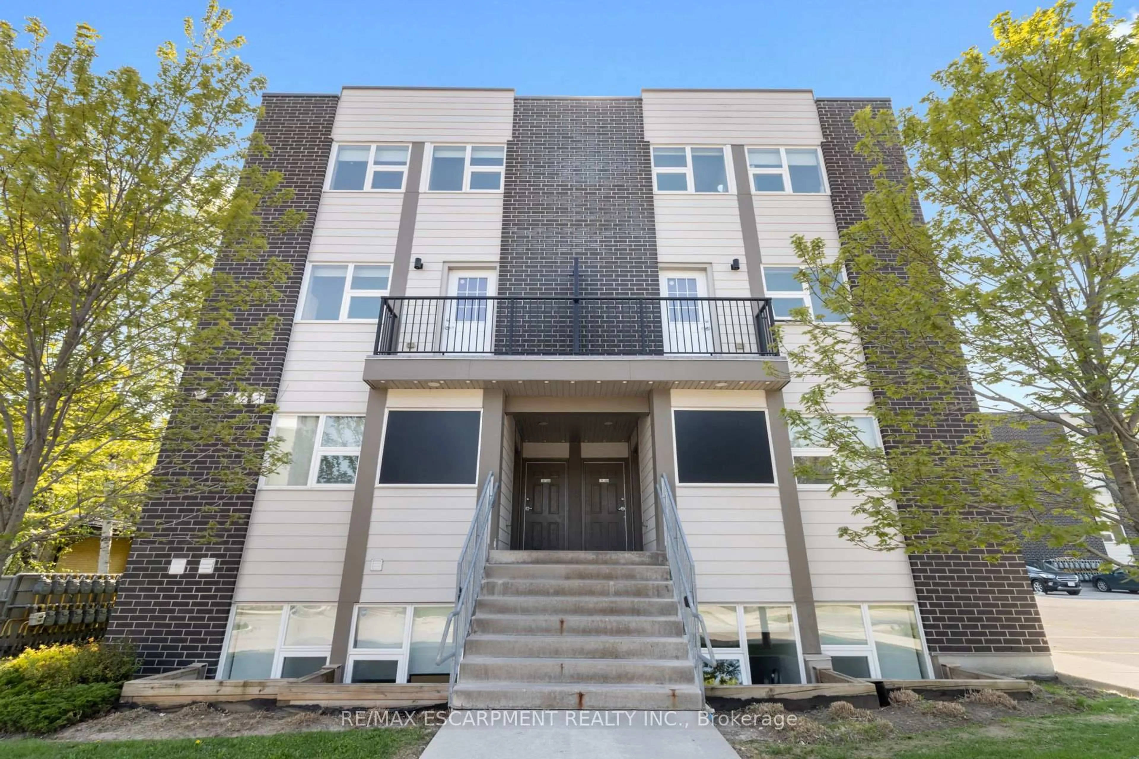 Unknown for 388 Albert St #223, Waterloo Ontario N2L 3V1