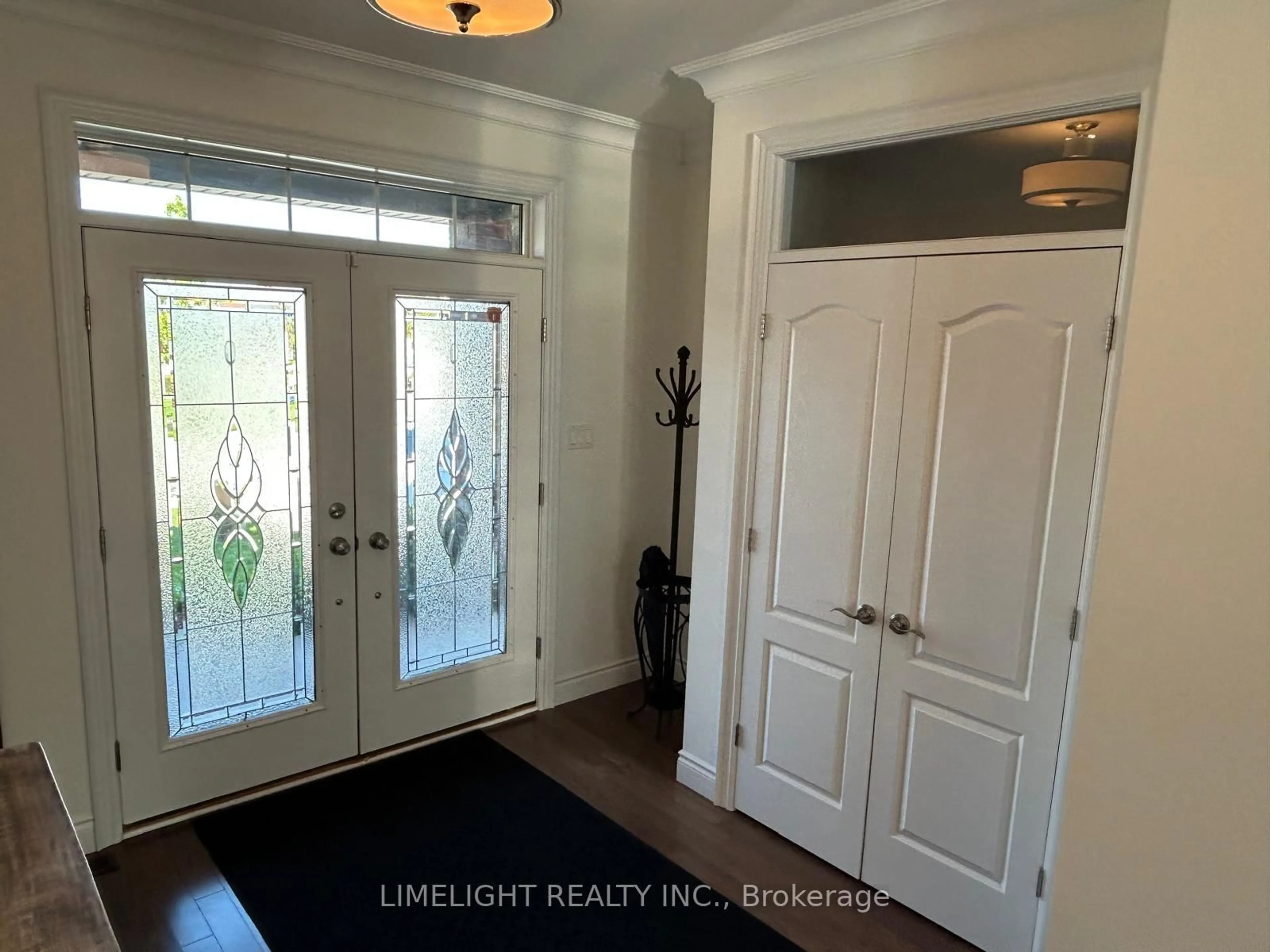 Indoor entryway for 1896 Jubilee Dr, London North Ontario N6G 0H6